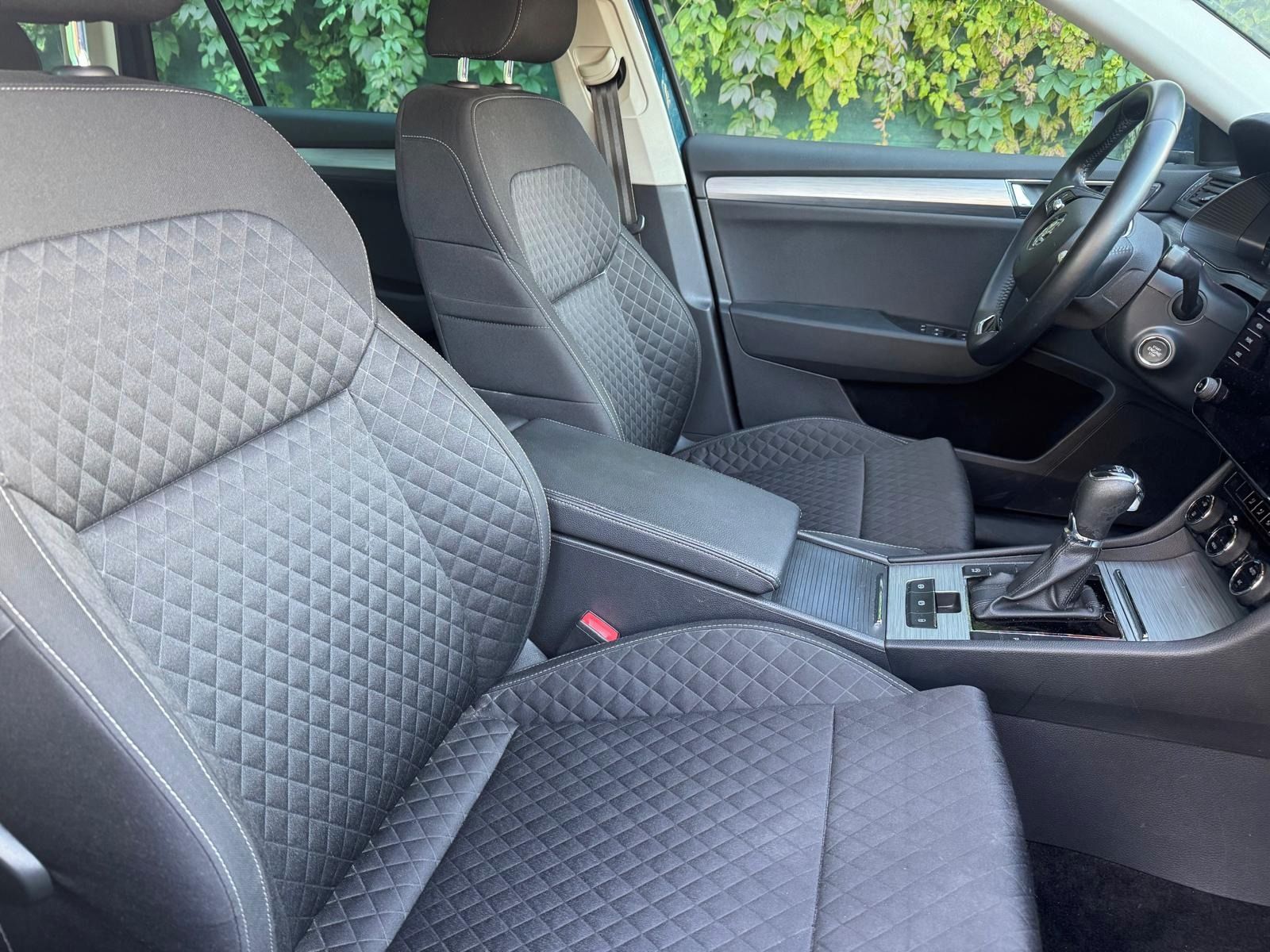 Škoda Superb, Skoda Superb Combi 2.0 TDI Bus - fotka 6
