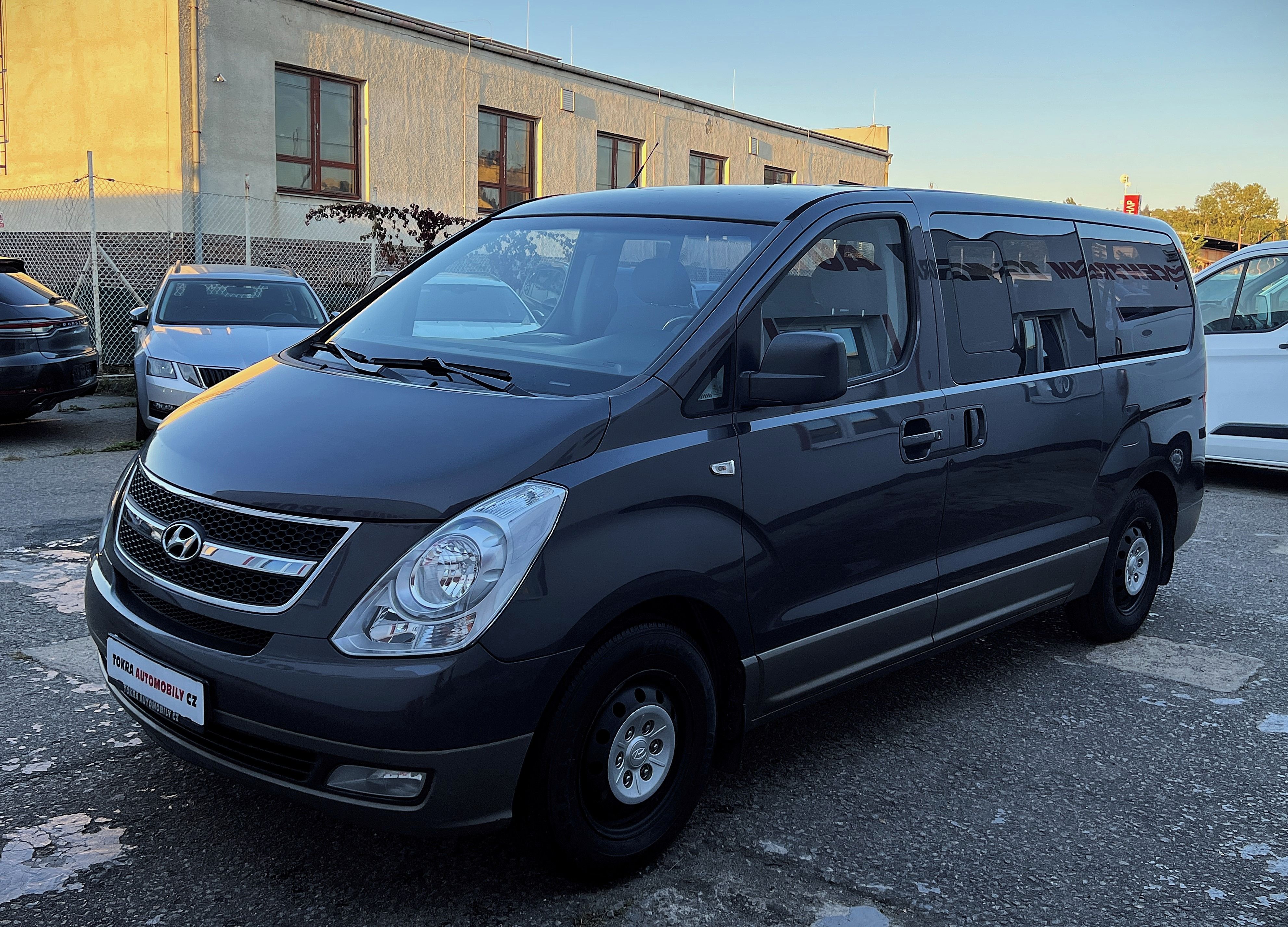 Hyundai H 1, 2.5CRDI 125kW Klima 8míst TZ - fotka 4