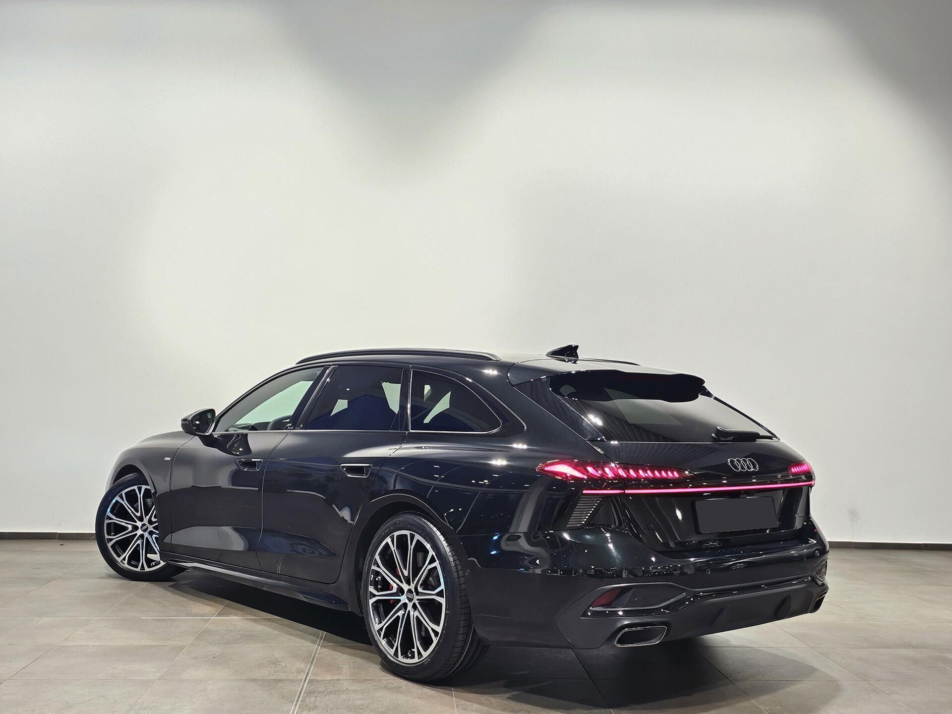 Audi A6, 3.0TFSI q S-Line B&O HuD 360 - fotka 6