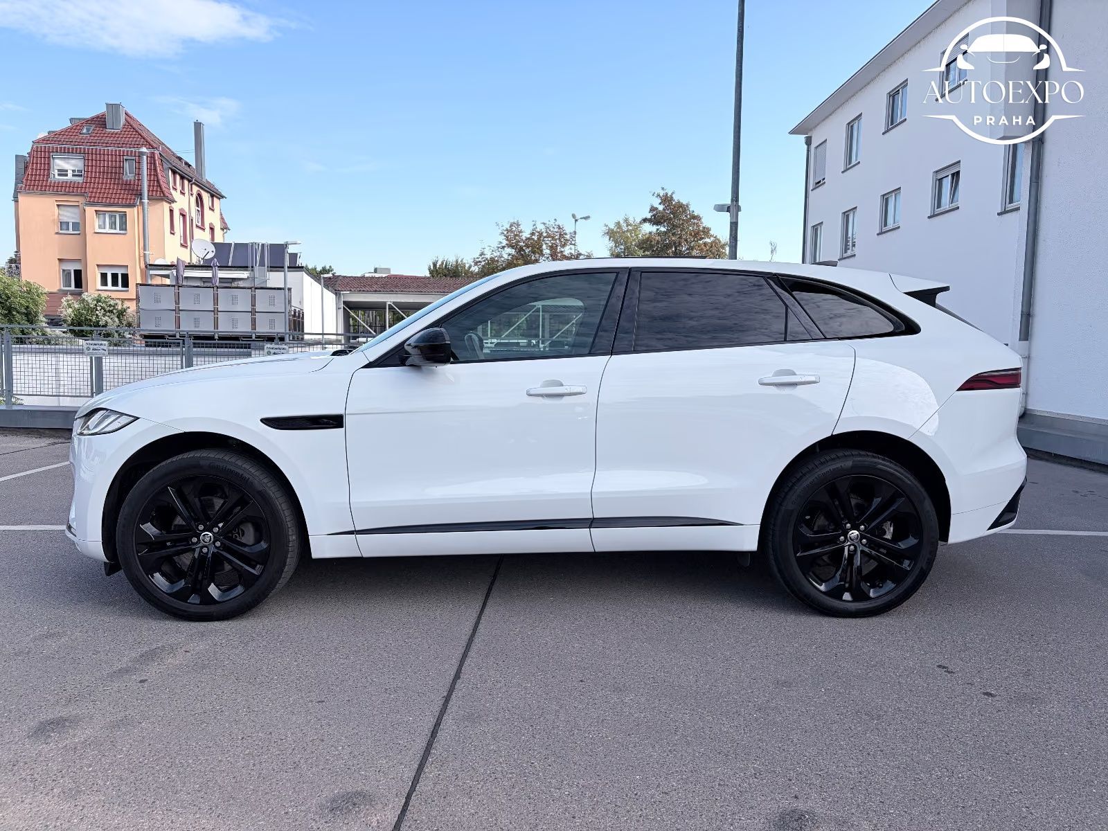 Jaguar F-Pace, R-Dynamic SE*AWD*PANORAMA - fotka 4