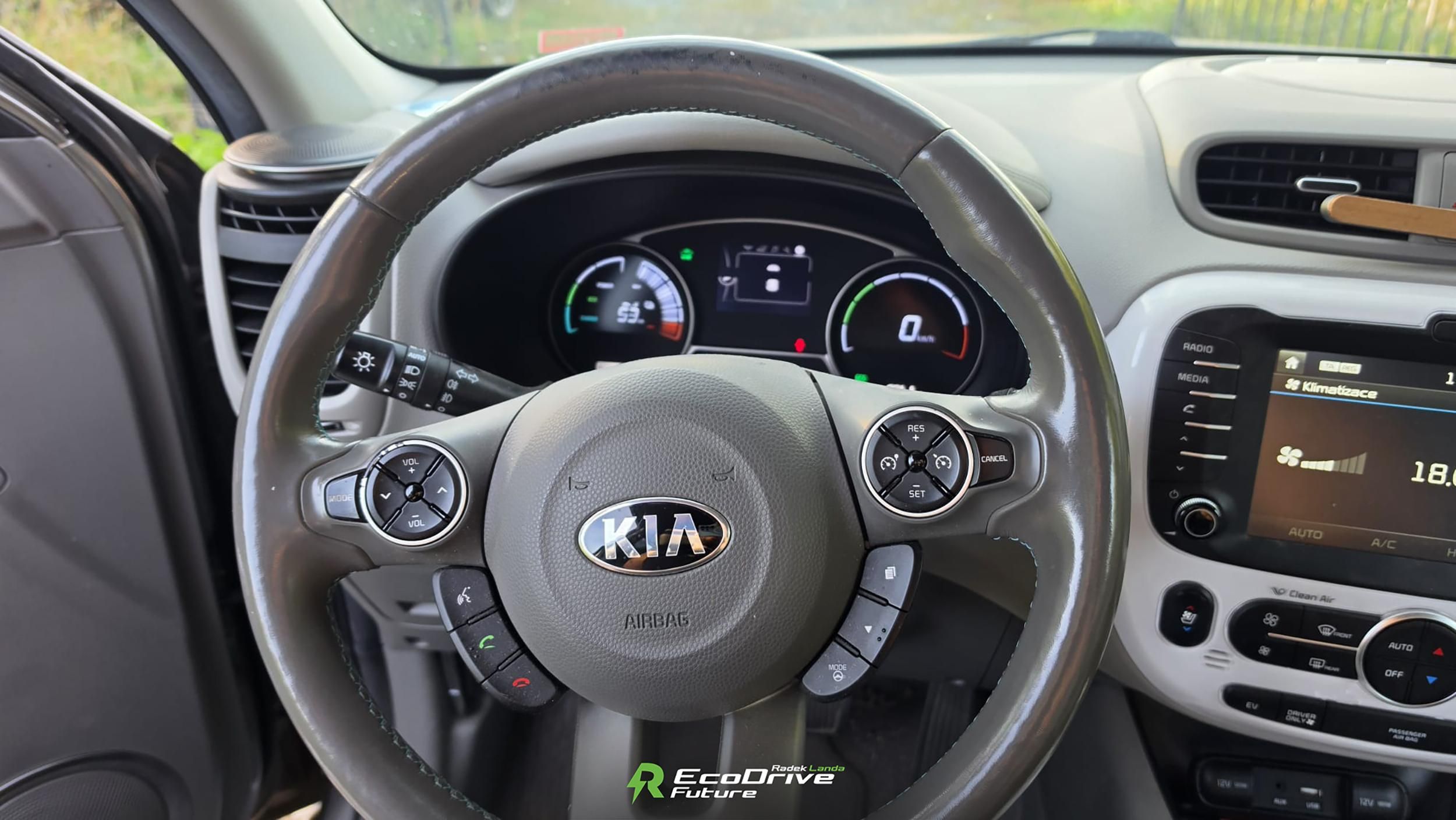 Kia Soul, EV 27 kWh – kamera, panorama - fotka 6