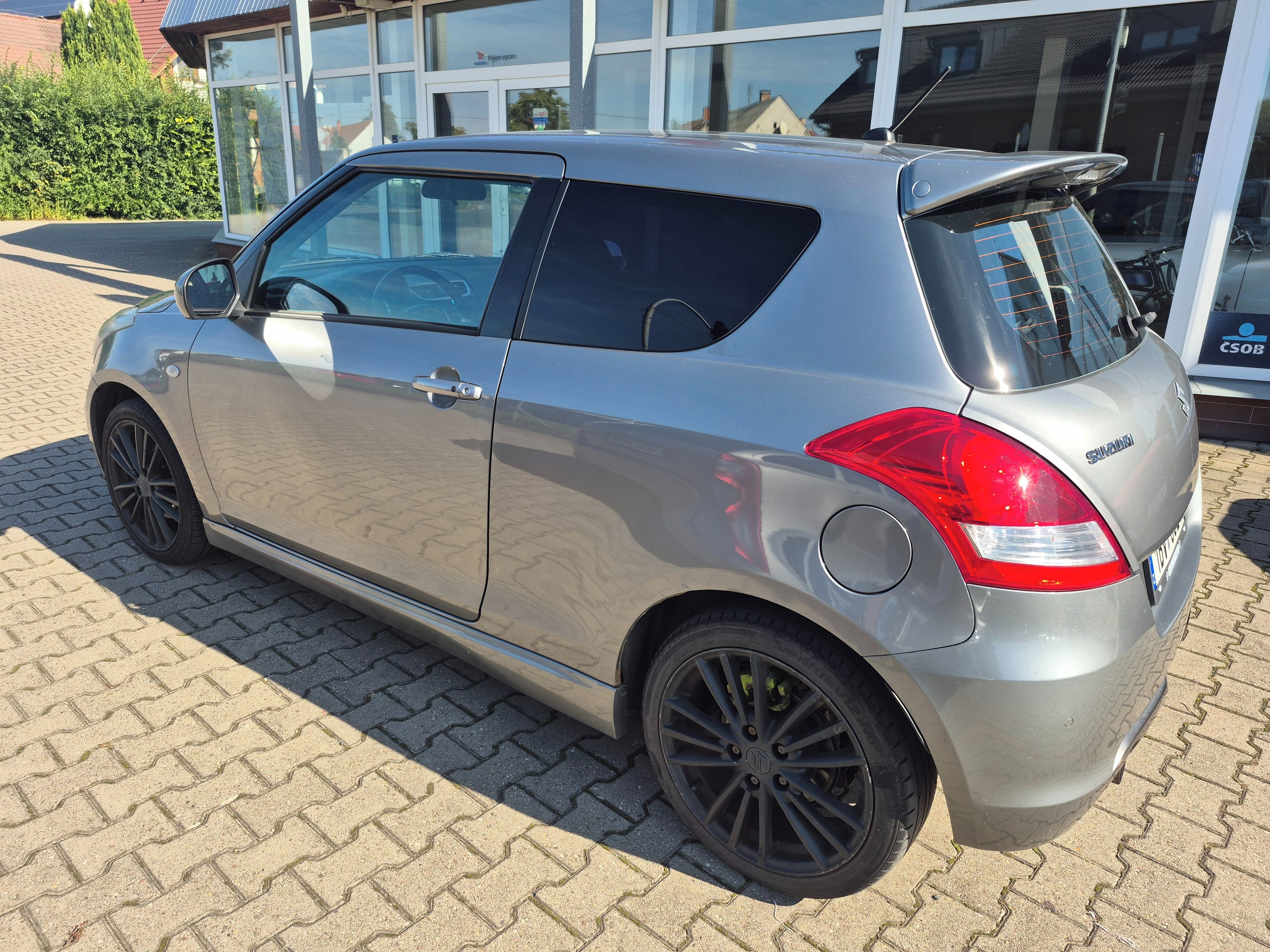 Suzuki Swift, 1,6 Sport - fotka 6