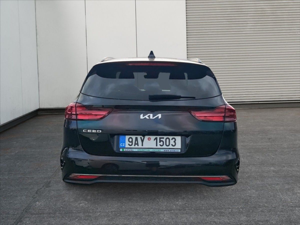 Kia Cee´d, 1,5 T-GDI Top AT - fotka 4
