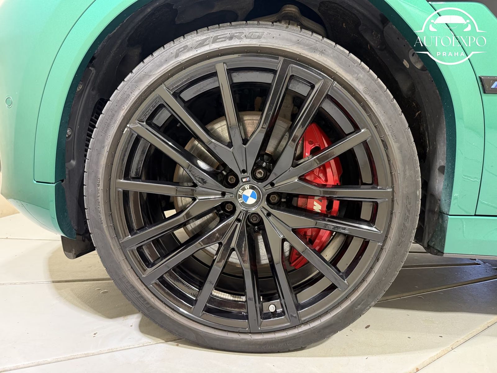 BMW X6, X6 M60i xDrive Pro B&W - fotka 6