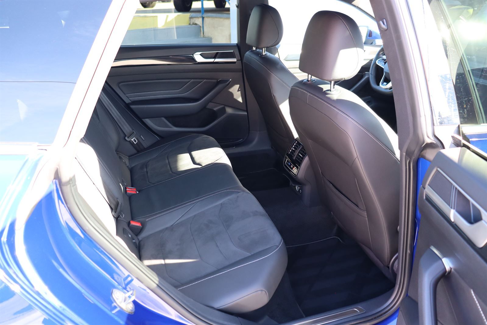 Volkswagen Arteon, 2.0 TDI BMT DSG ShBrake - fotka 6