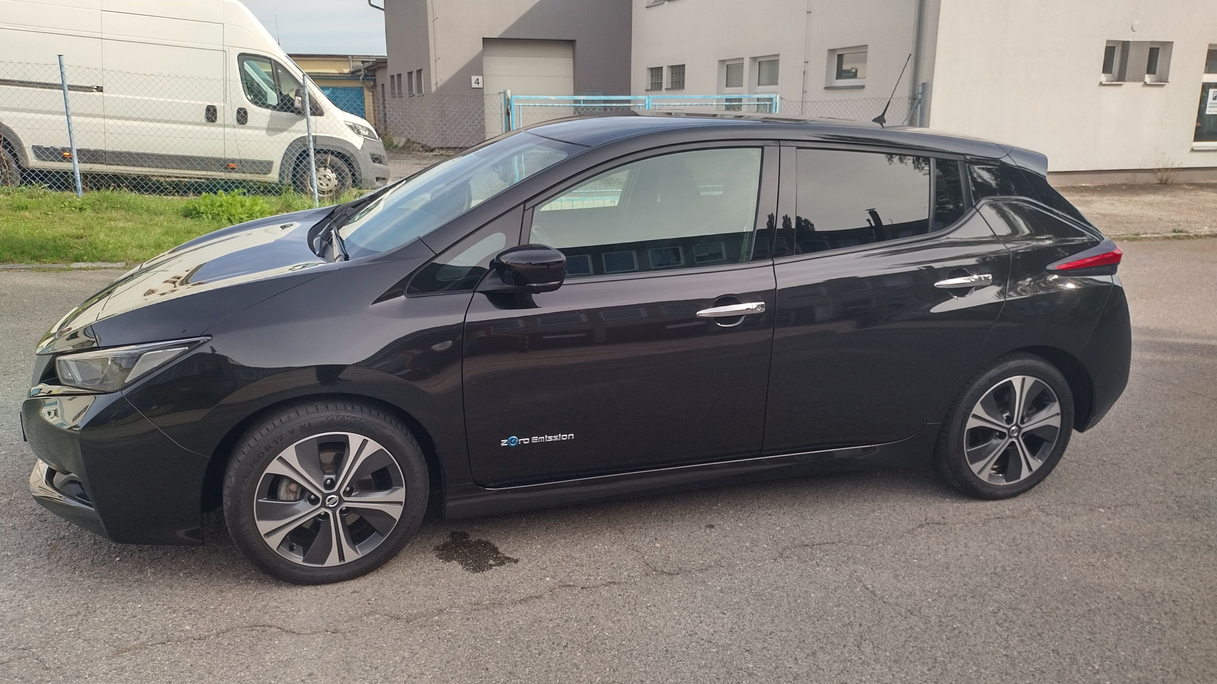 Nissan LEAF, 40kWh soh85% super stav - fotka 5