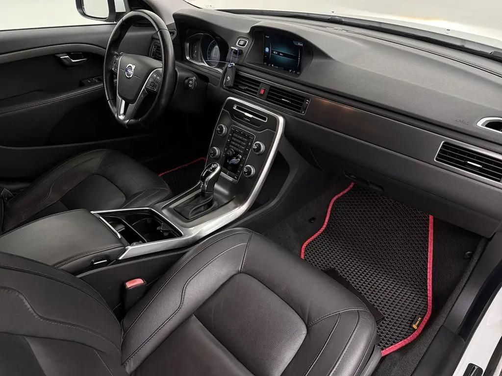Volvo V70, 2.0 D3 110kW AUT. Polar+ TZ - fotka 4