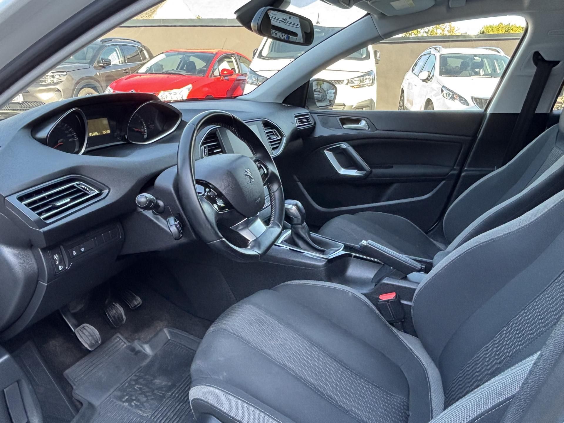 Peugeot 308, SW 1,2 PureTech 130k MAN6 - fotka 5