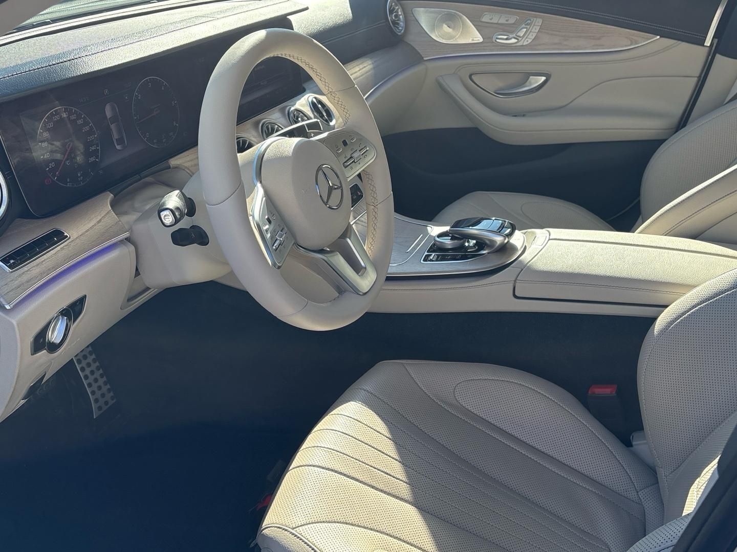 Mercedes-Benz CLS, 300d 180kw 4Matic - fotka 6