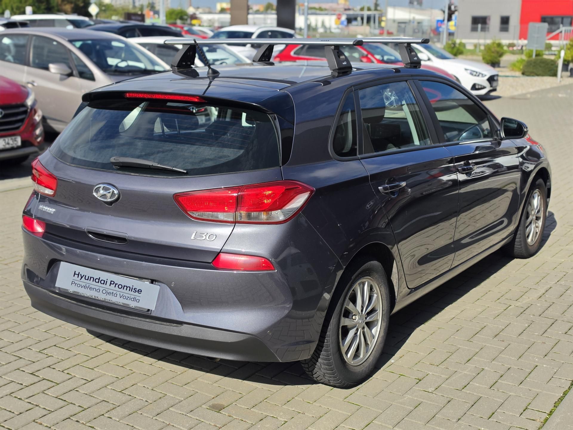 Hyundai i30, 1,4i 73kW HB - fotka 5