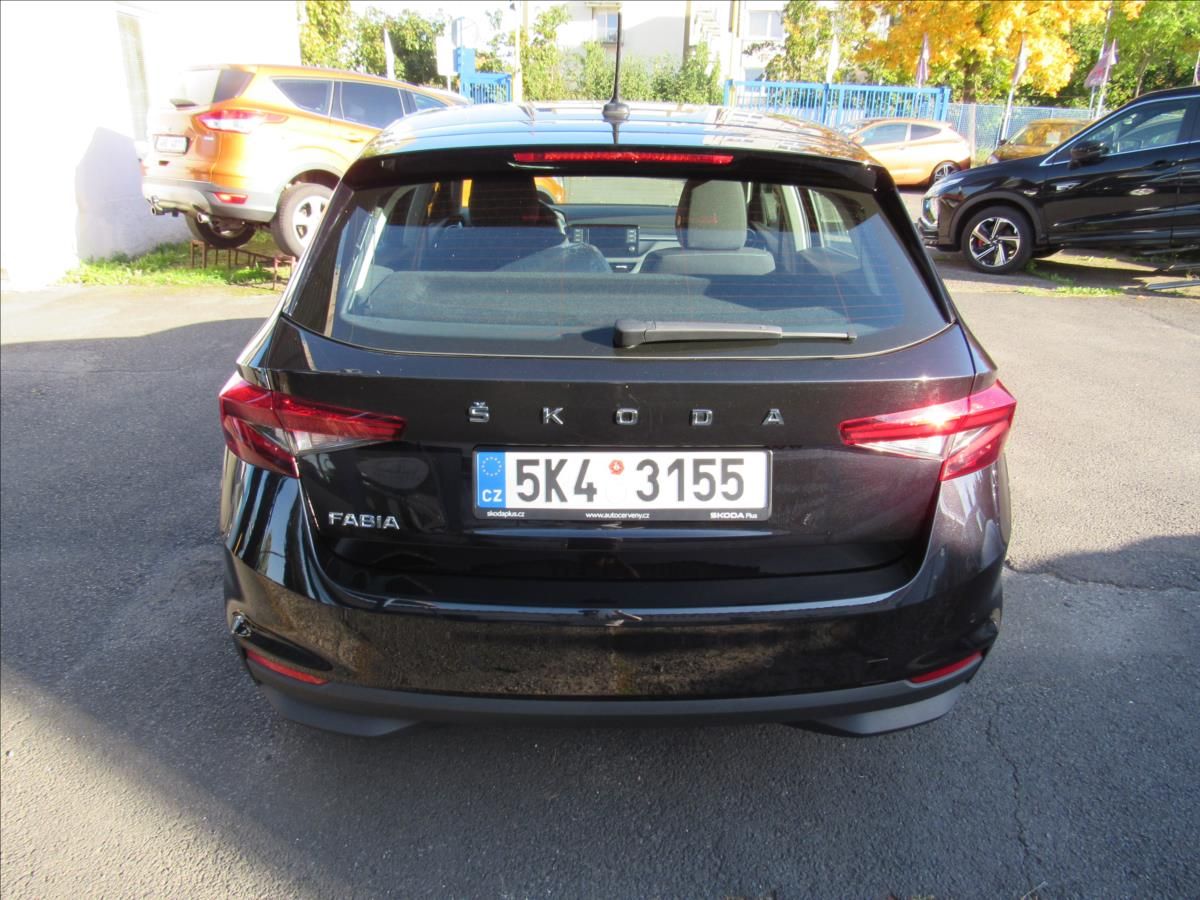 Škoda Fabia, 1,0 MPi Ambition - fotka 5