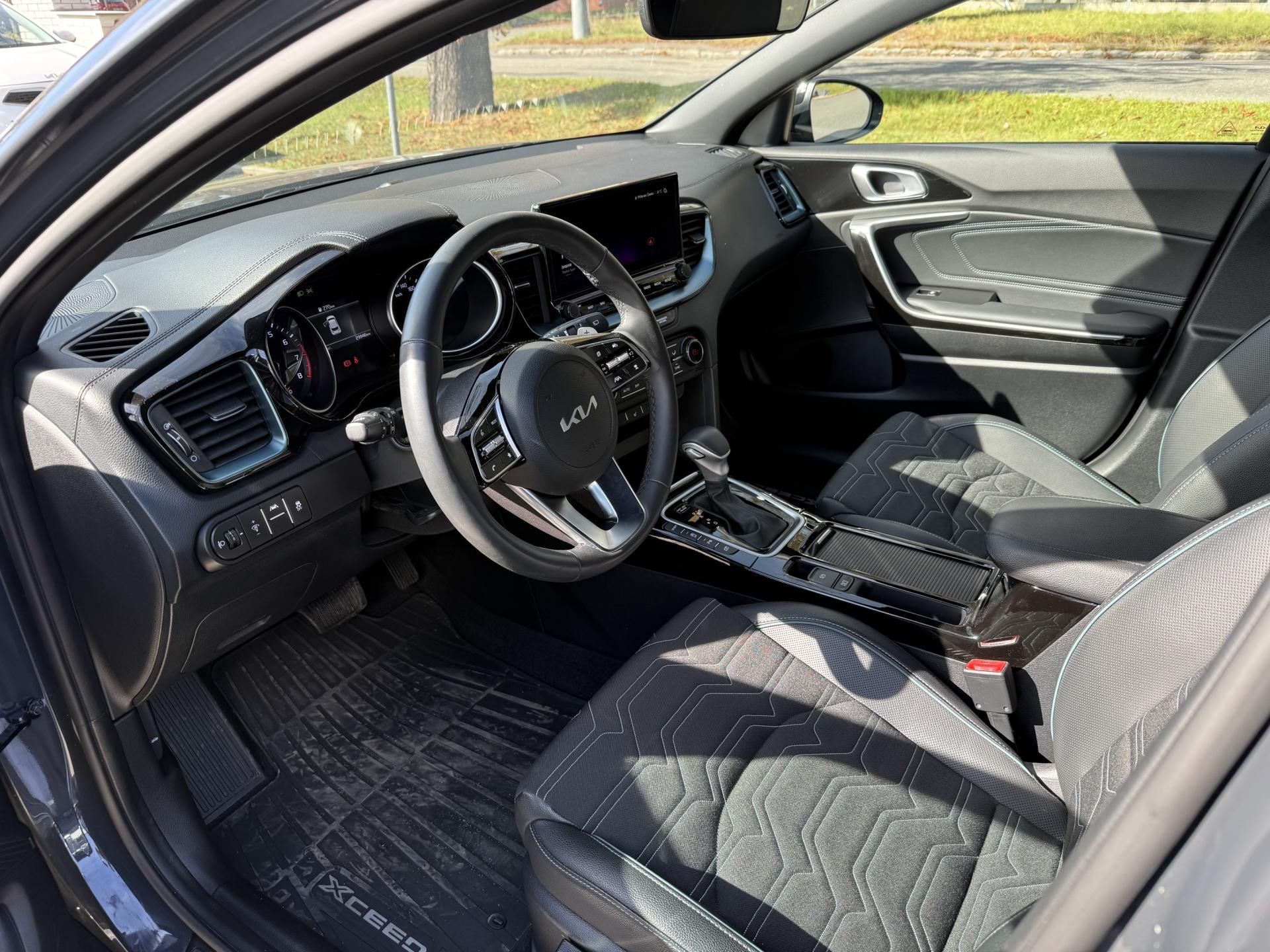 Kia XCee´d, 1.6 T-GDi BLACK EDITION 7DCT - fotka 5