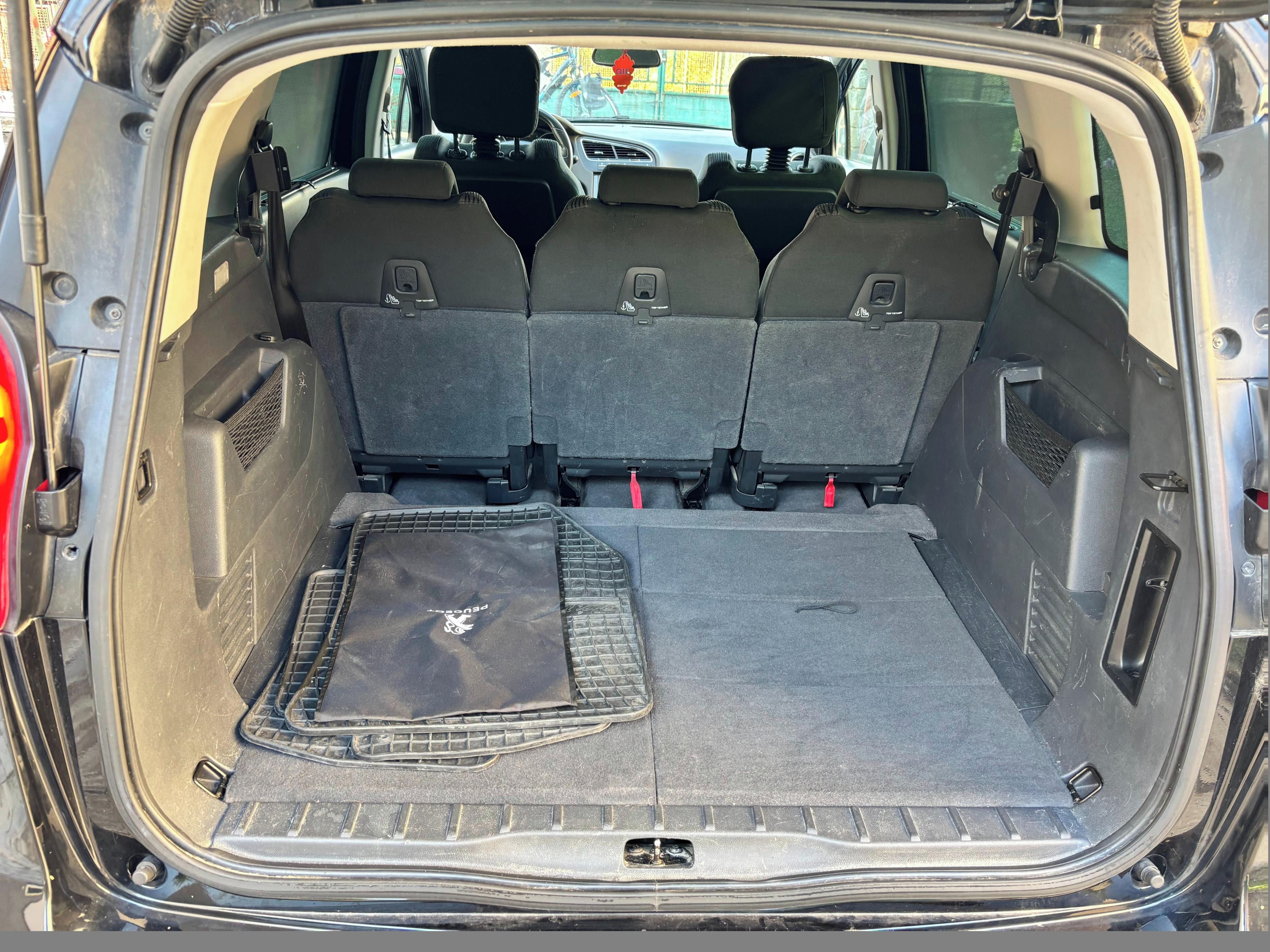 Peugeot 5008, 2.0 HDI Family Pack, tažné - fotka 5