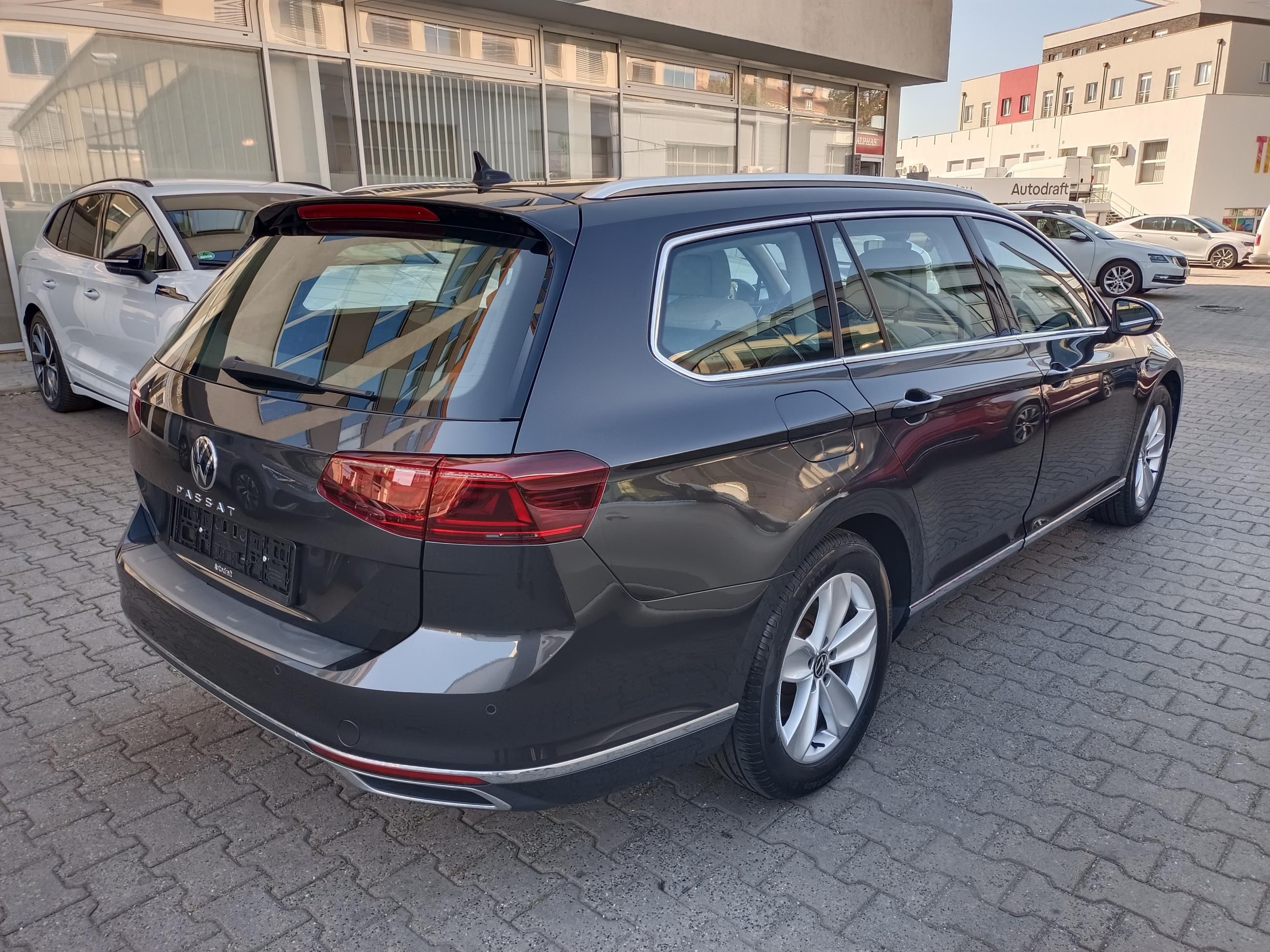 Volkswagen Passat Variant, 2.0 TDI 147kW DSG Elegance - fotka 6