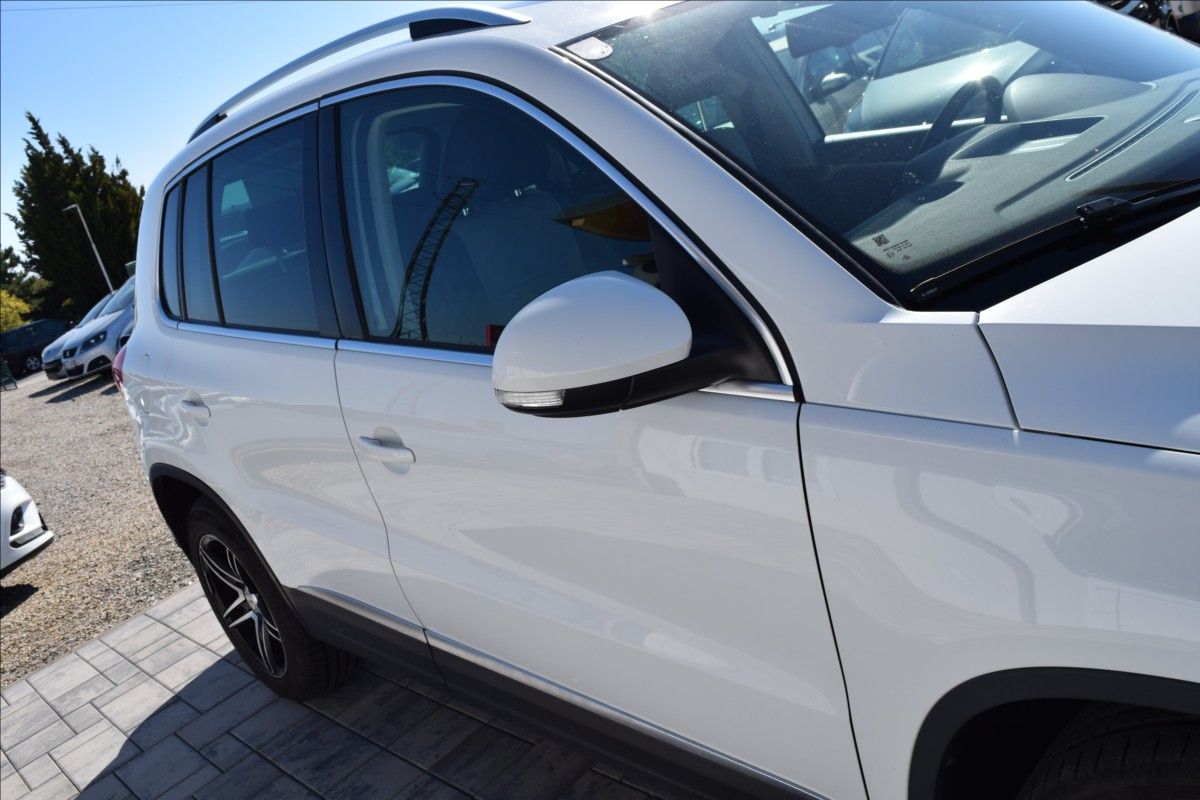 Volkswagen Tiguan, 1,4 i 90kw BI-XENON PANORAMA - fotka 5