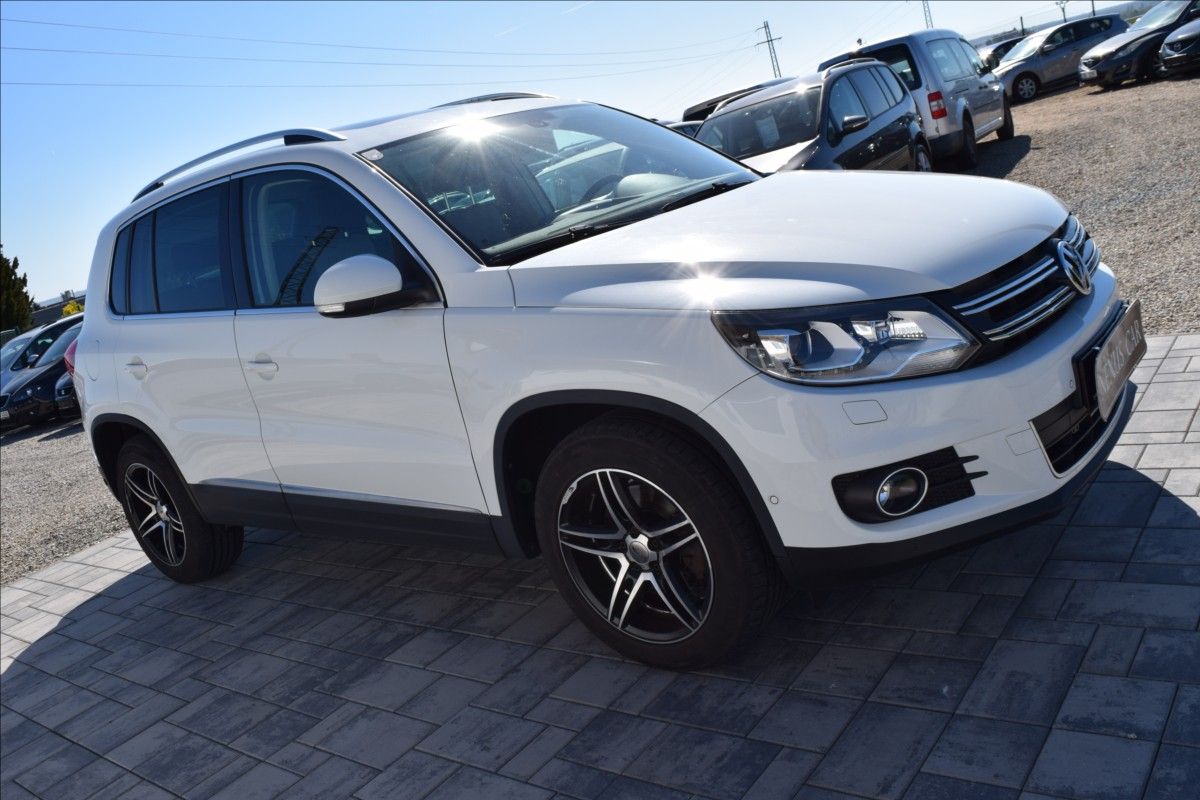 Volkswagen Tiguan, 1,4 i 90kw BI-XENON PANORAMA - fotka 4