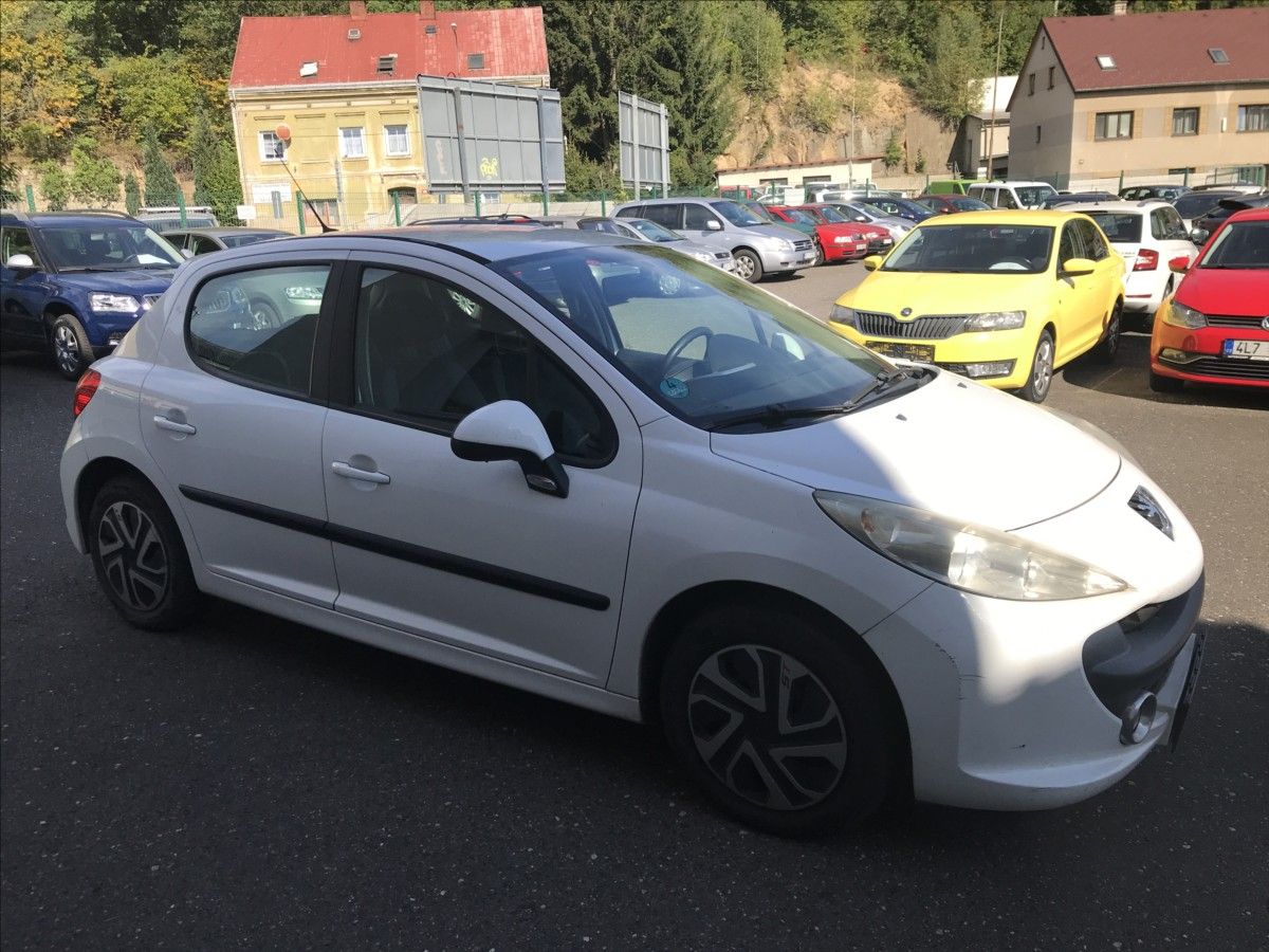 Peugeot 207, 1,4 i 70kW LPG - fotka 5