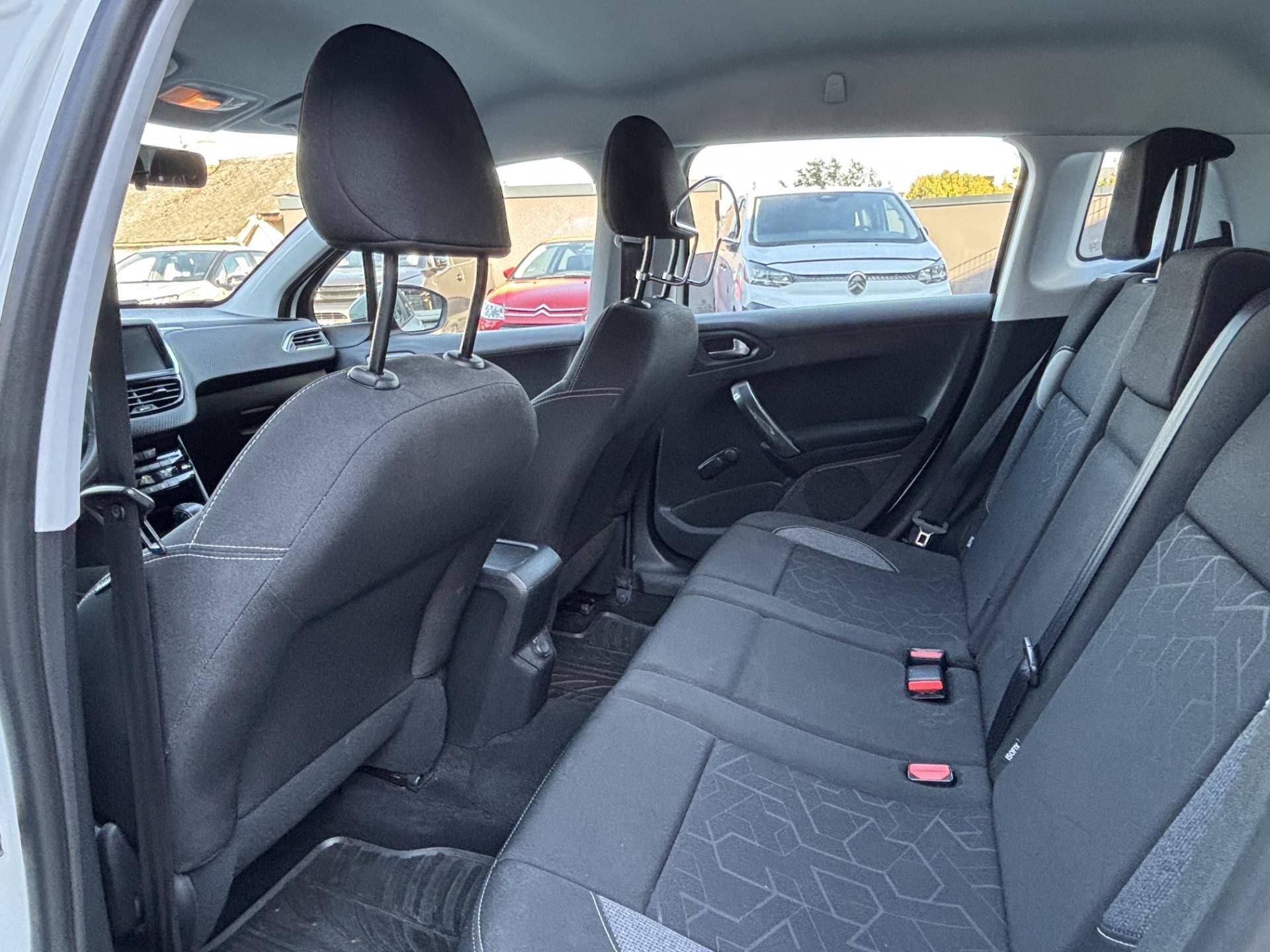 Peugeot 2008, 1,2 PureTech 82k MAN6 - fotka 6