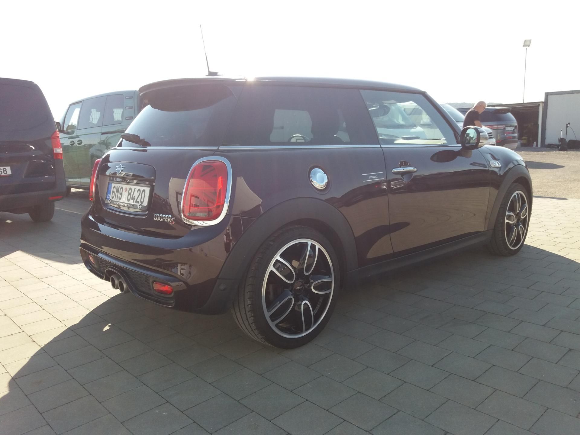 Mini Cooper S, 2.0i,141kW,1.MAJ-ČR!17 Tis-km! - fotka 4