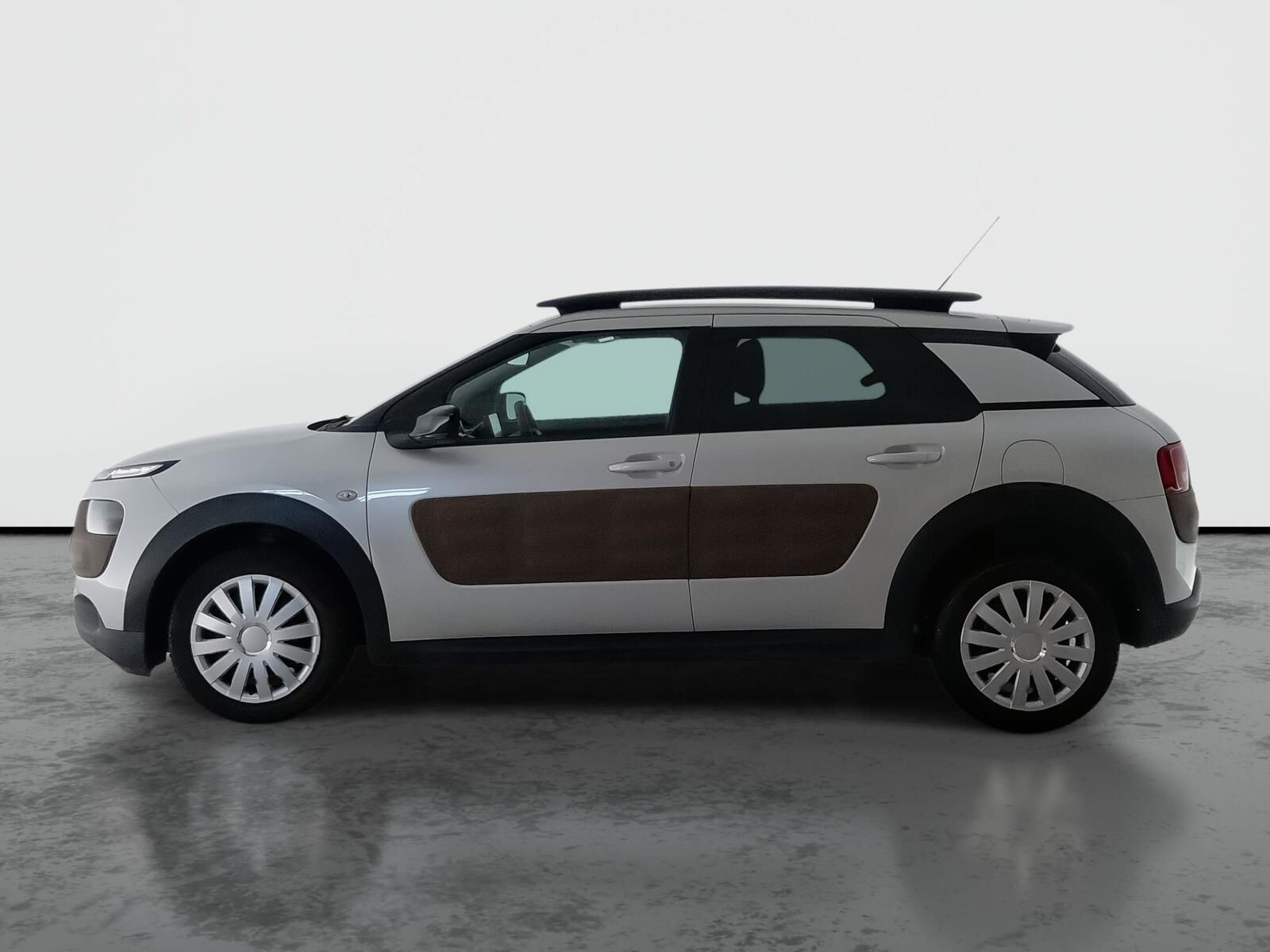 Citroën C4 Cactus, 1.2 PureTech, Navi, Tempomat - fotka 3