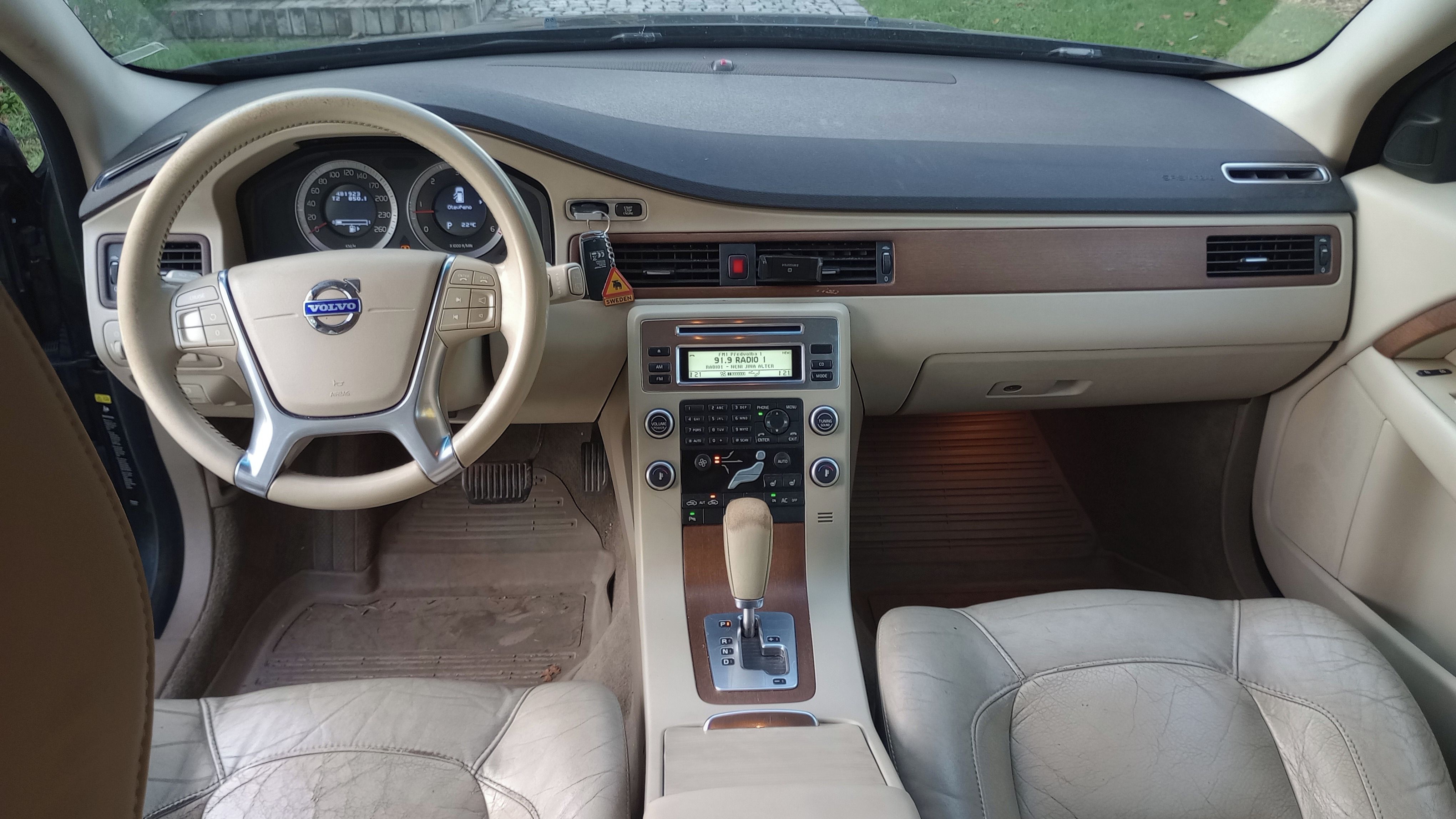 Volvo V70, Volvo V70 2.4D, 5tiválec+2xALU - fotka 5