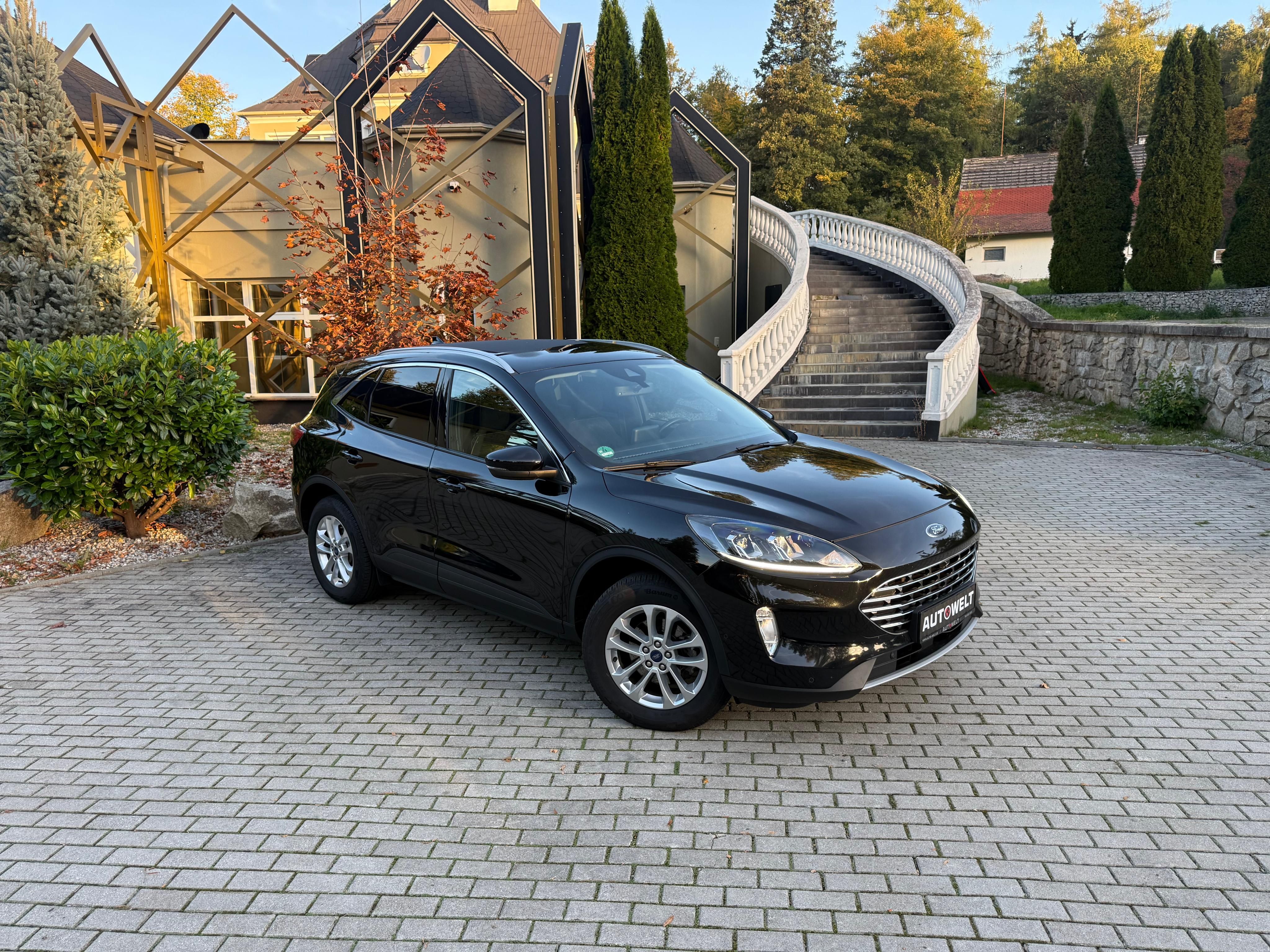 Ford Kuga, 2.5 PHEV AT/TITANIUM/LED/DPH!! - fotka 2