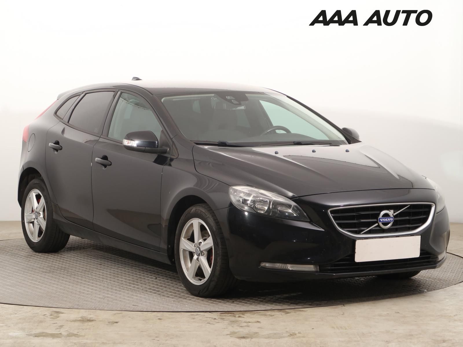 Volvo V40, 1.6 D2, Serv.kniha, Navi