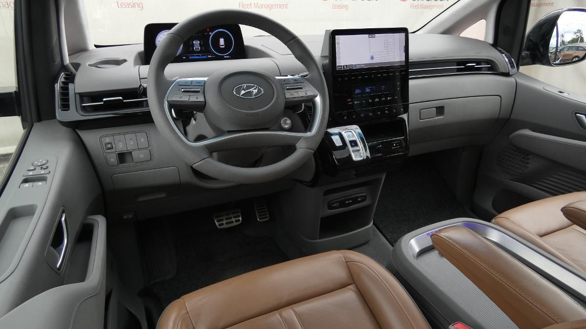 Hyundai Staria, 2.2 CRDi Luxury 4x4 Auto - fotka 5