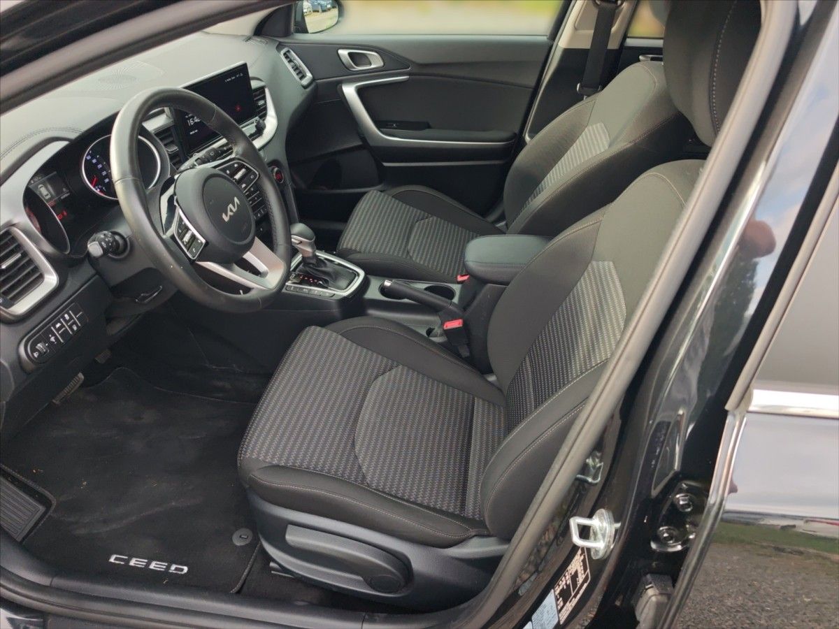 Kia Cee´d, 1,5 T-GDI Top AT - fotka 6