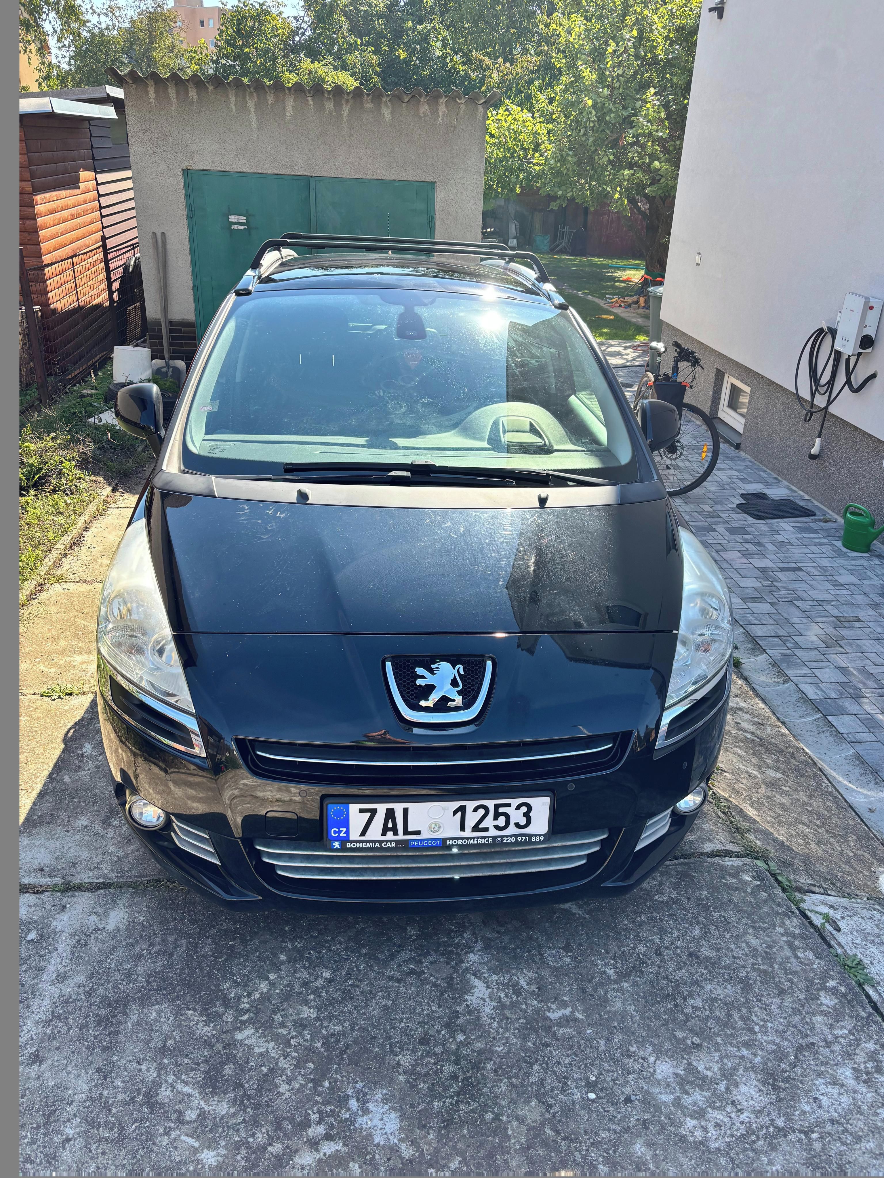 Peugeot 5008, 2.0 HDI Family Pack, tažné - fotka 3