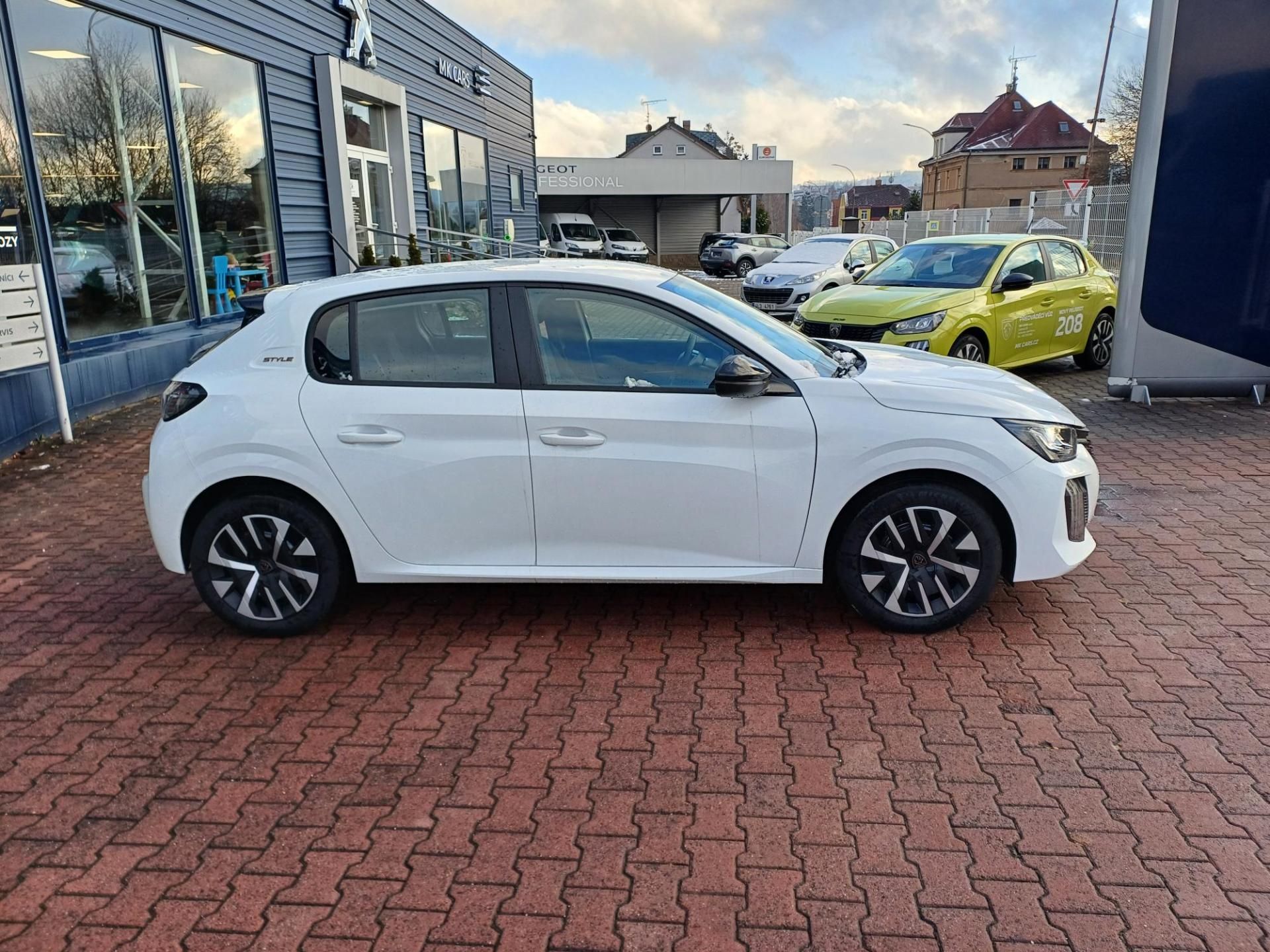 Peugeot 208, STYLE Turbo 100 MAN6 - fotka 4