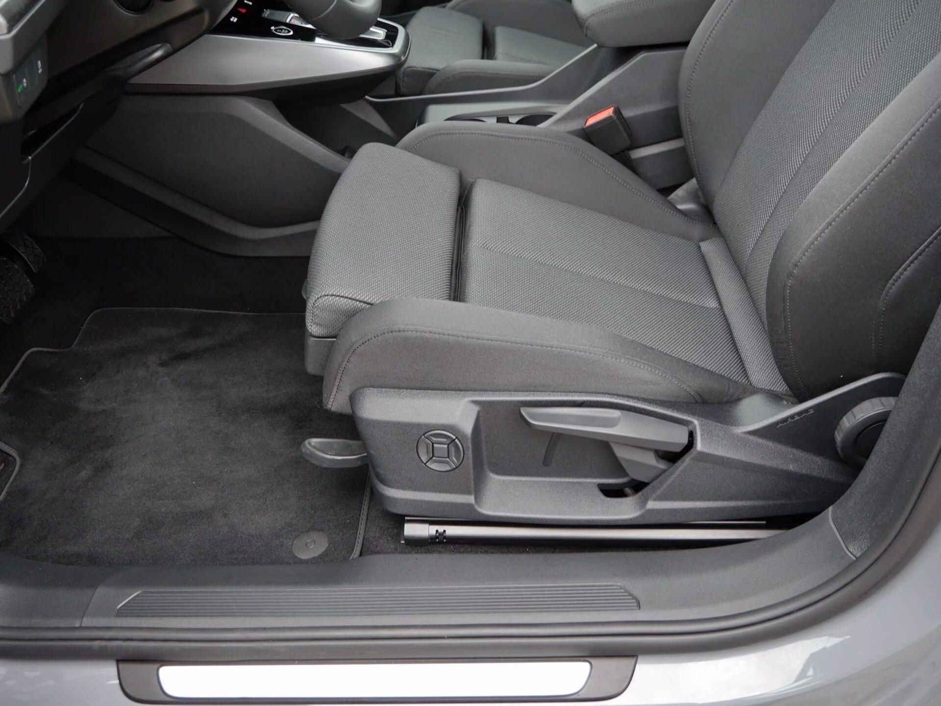 Audi Q4 e-tron, 40 Sportback Keyless Asistence - fotka 6
