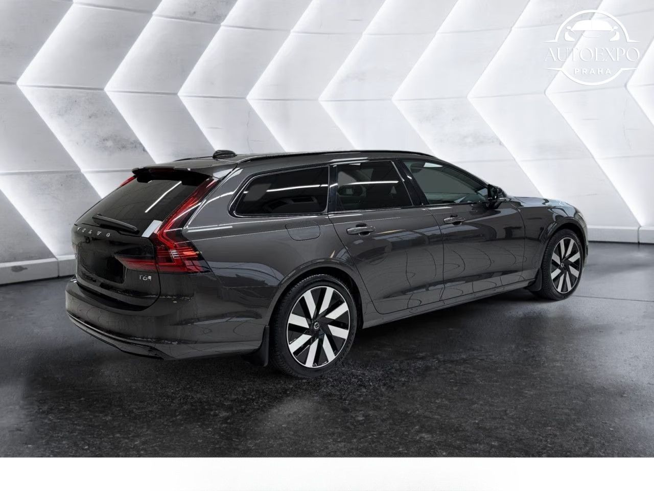 Volvo V90, T6 Plug-In AWD Plus Dark* - fotka 4
