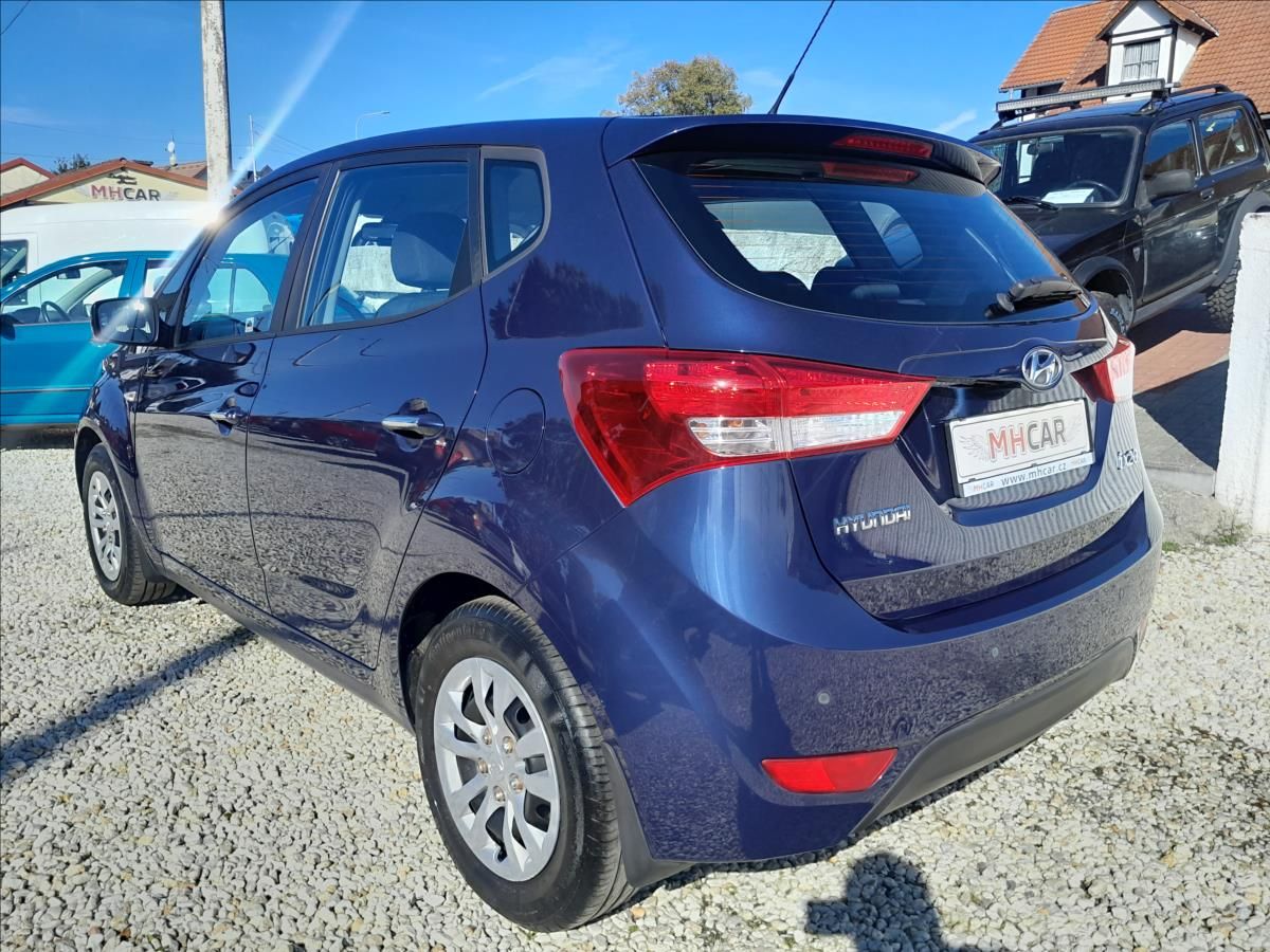 Hyundai ix20, 1,6i 91kW 38 000km - fotka 5