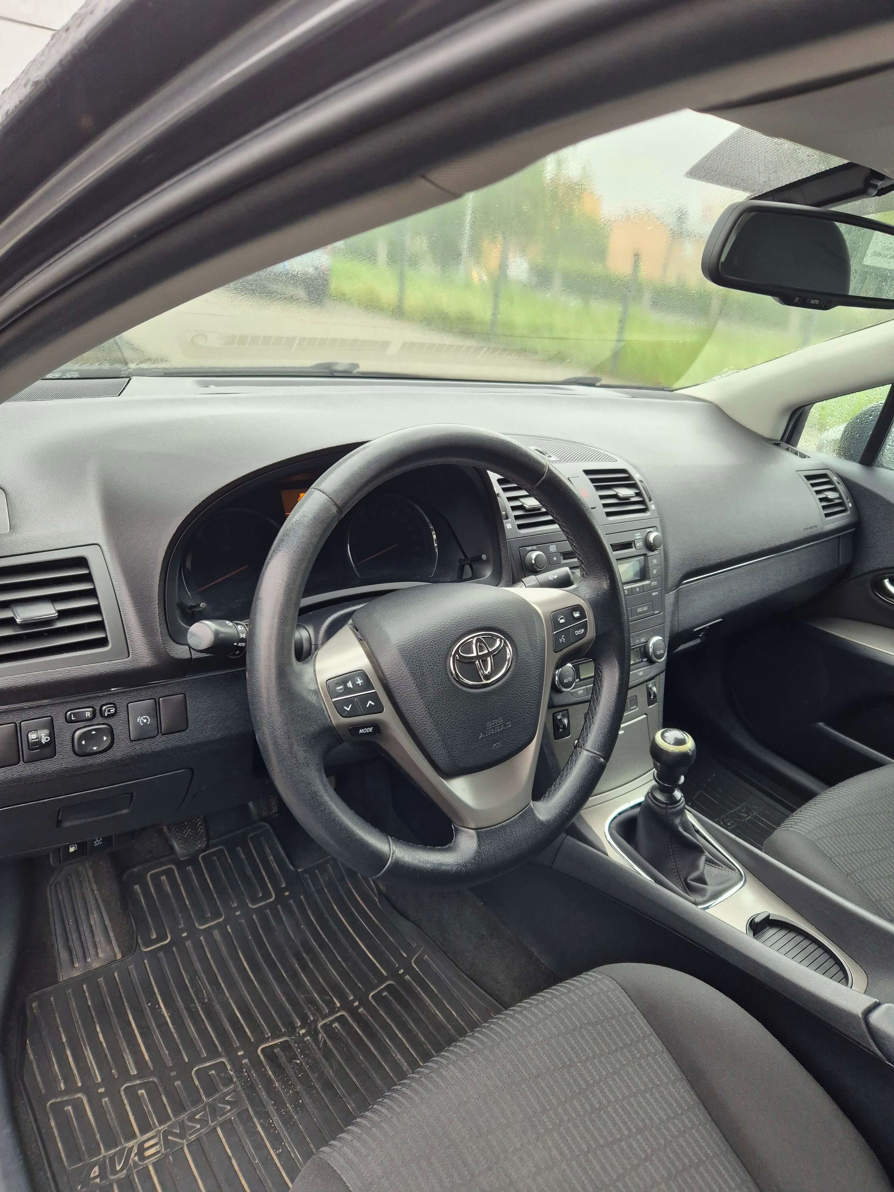 Toyota Avensis, Toyota Avensis, 2.0 D-4D 93 kW - fotka 4