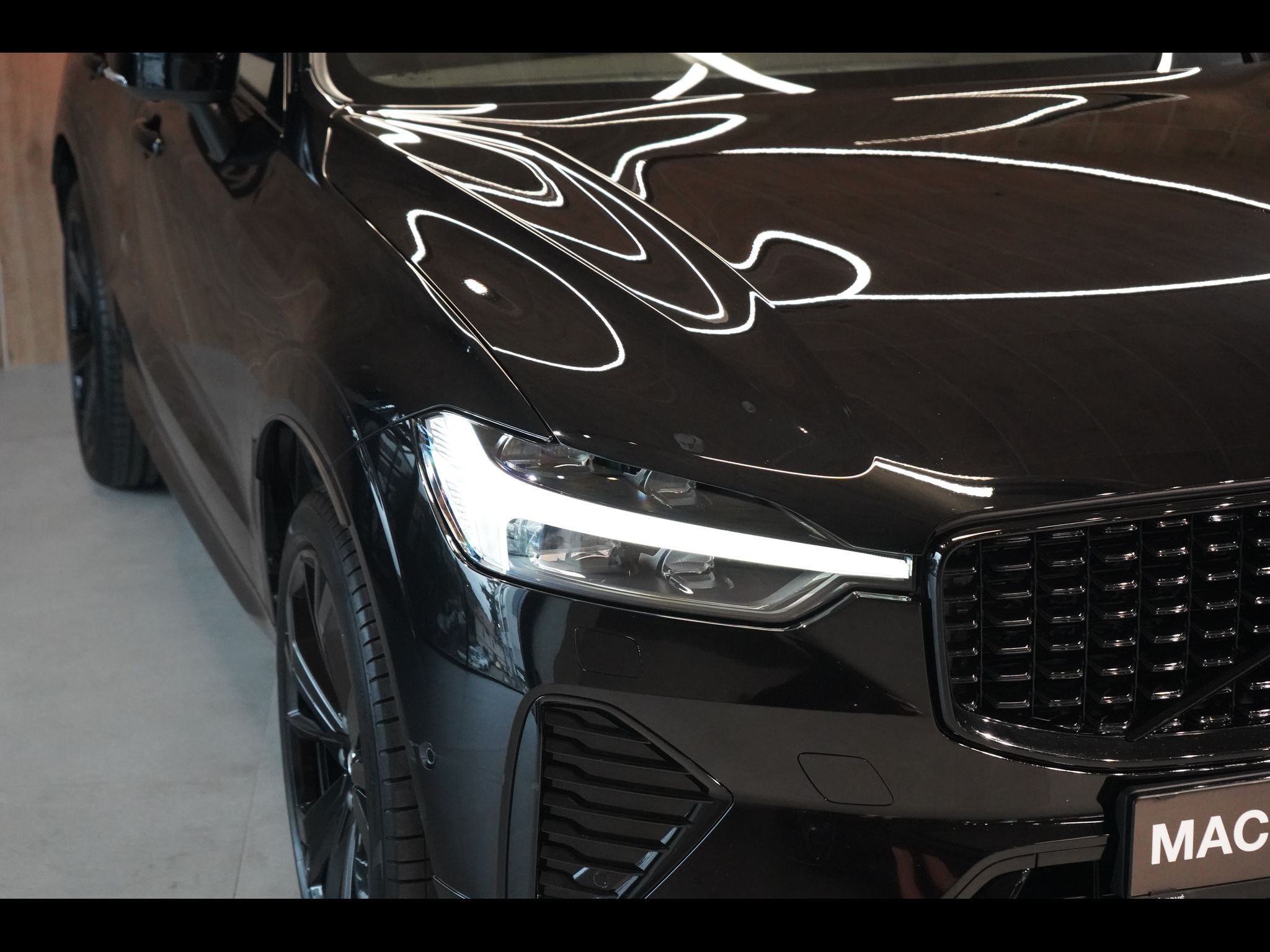 Volvo XC60, B5 Plus Black Edition, 360° - fotka 5