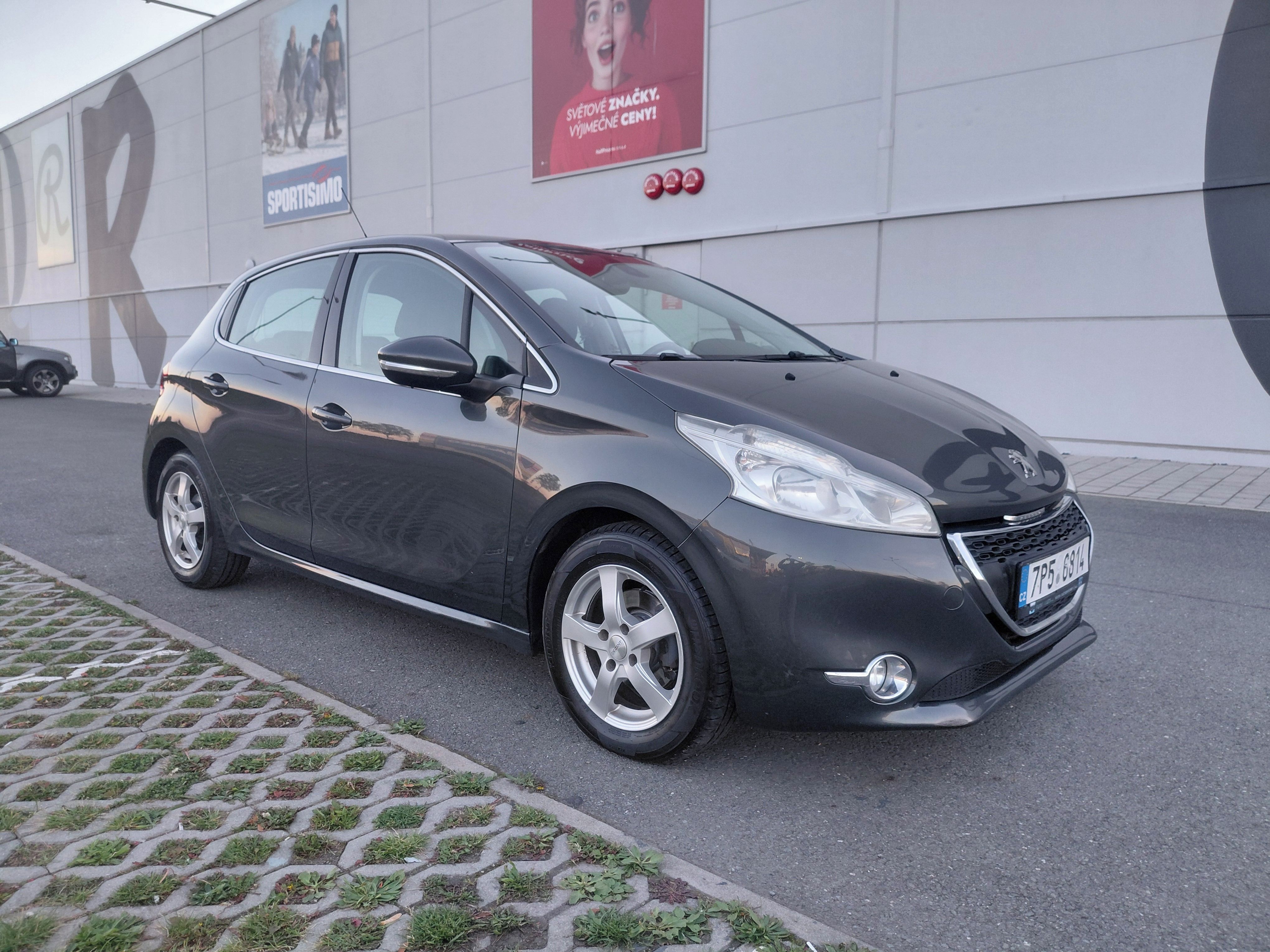 Peugeot 208, 1.2i 2.MAJ,PĚKNÉ+ZIMNÍ KOLA
