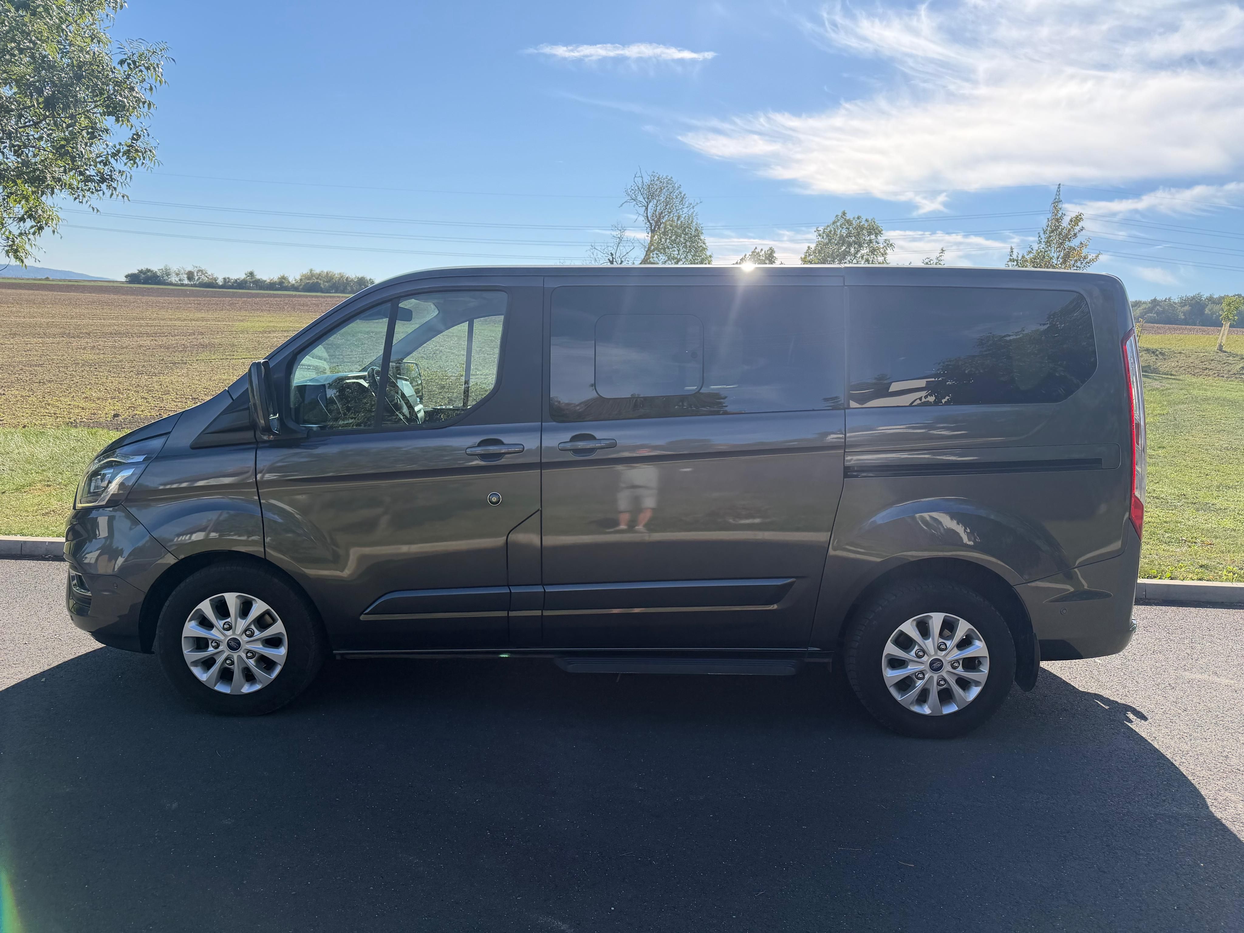 Ford Tourneo Custom, 2.0 TDCi L1Titanium 9mist - fotka 6