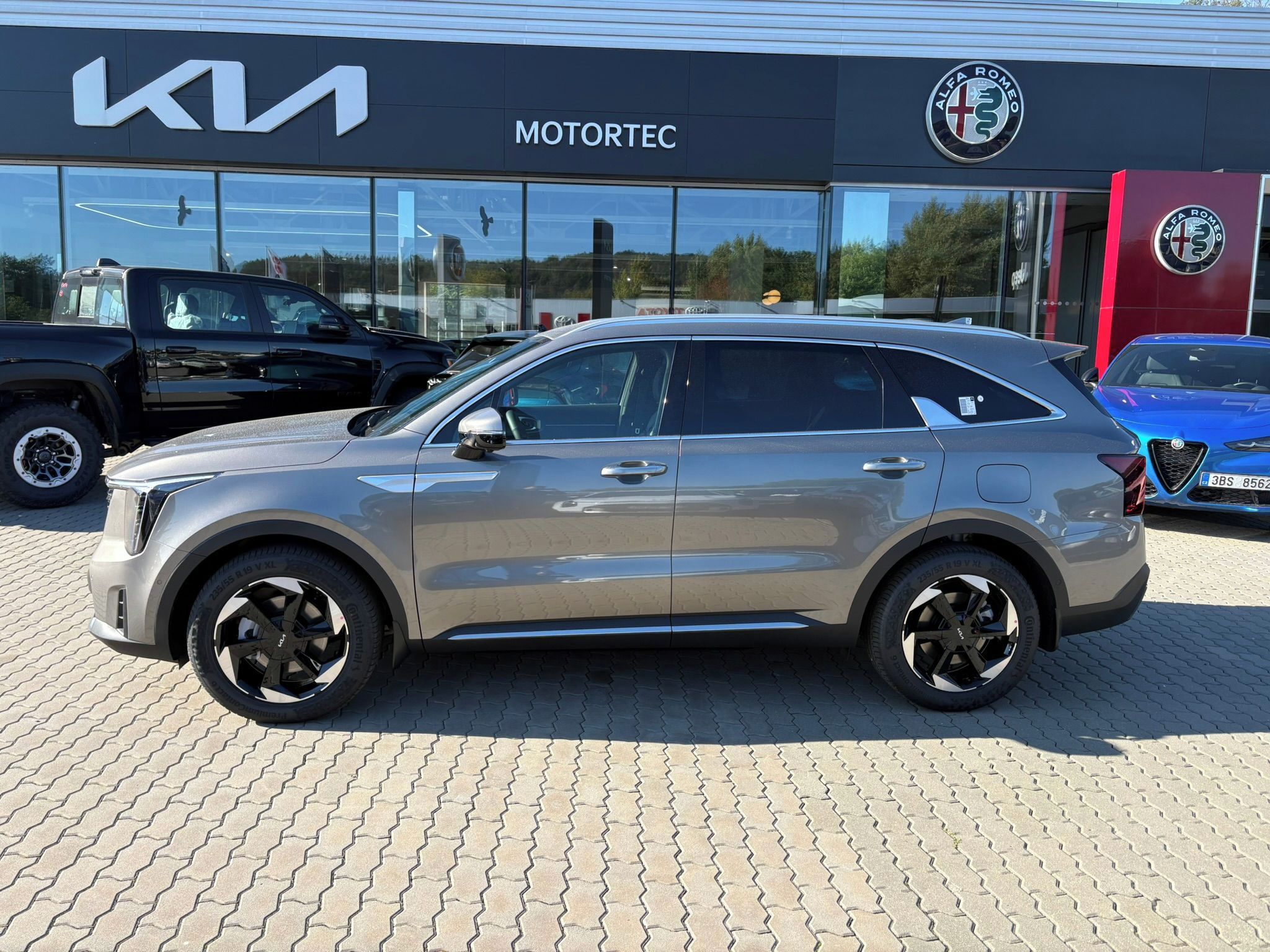 Kia Sorento, 1,6 T-GDi GPF HEV 4x4 6AT 5P T - fotka 4