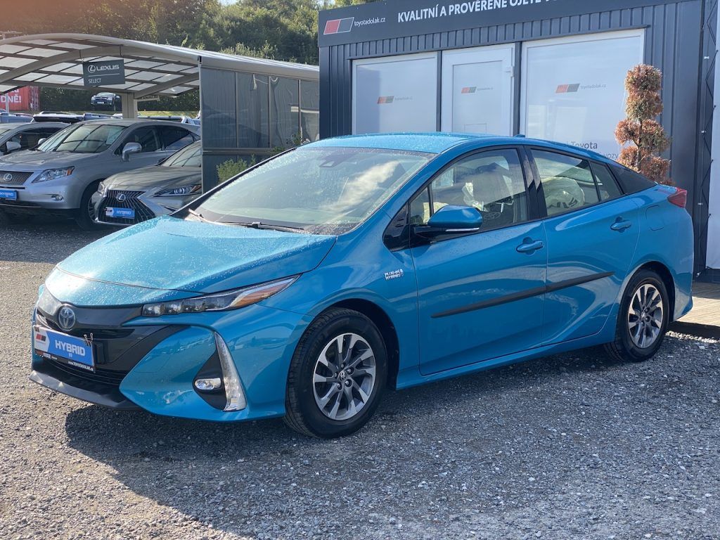 Toyota Prius, 1.8Plug-in, ČR, Executive, DPH - fotka 4