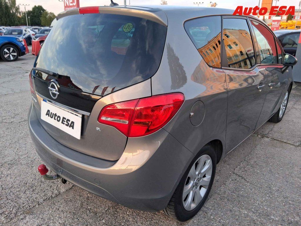 Opel Meriva, 1.4T,1.maj - fotka 2