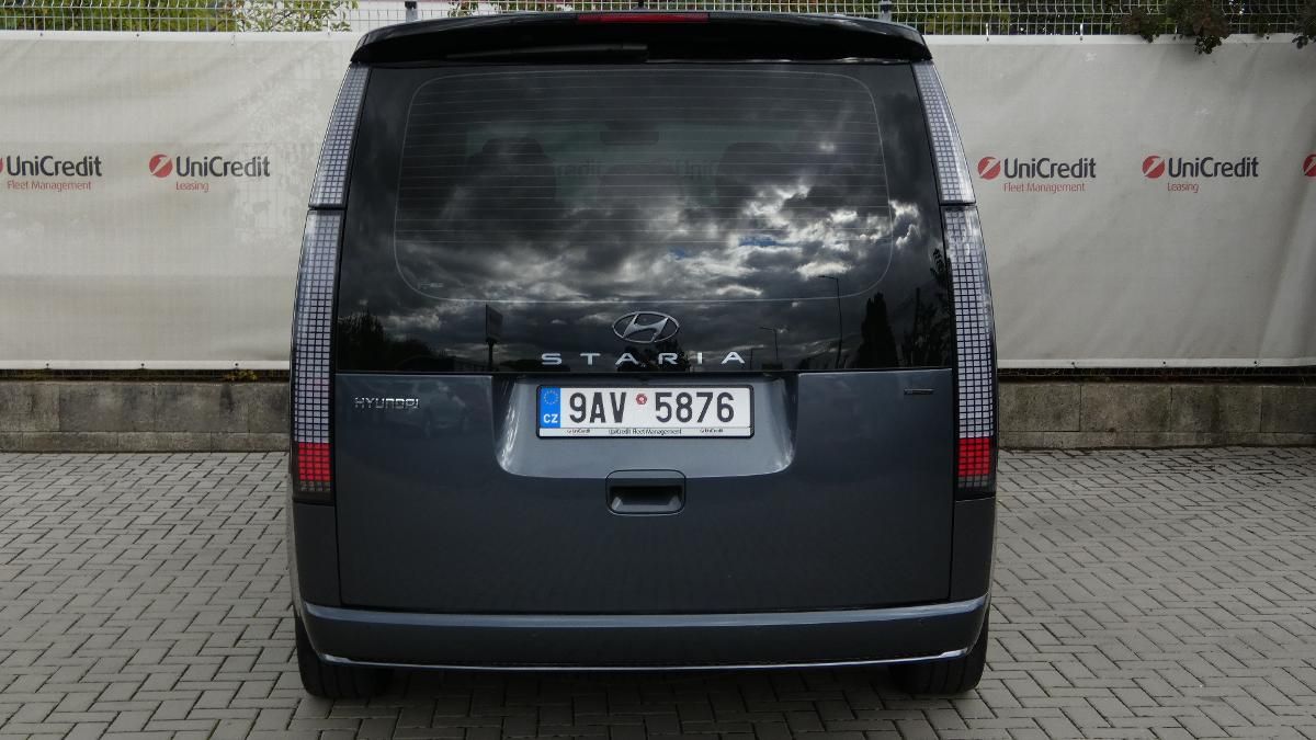 Hyundai Staria, 2.2 CRDi Luxury 4x4 Auto - fotka 4