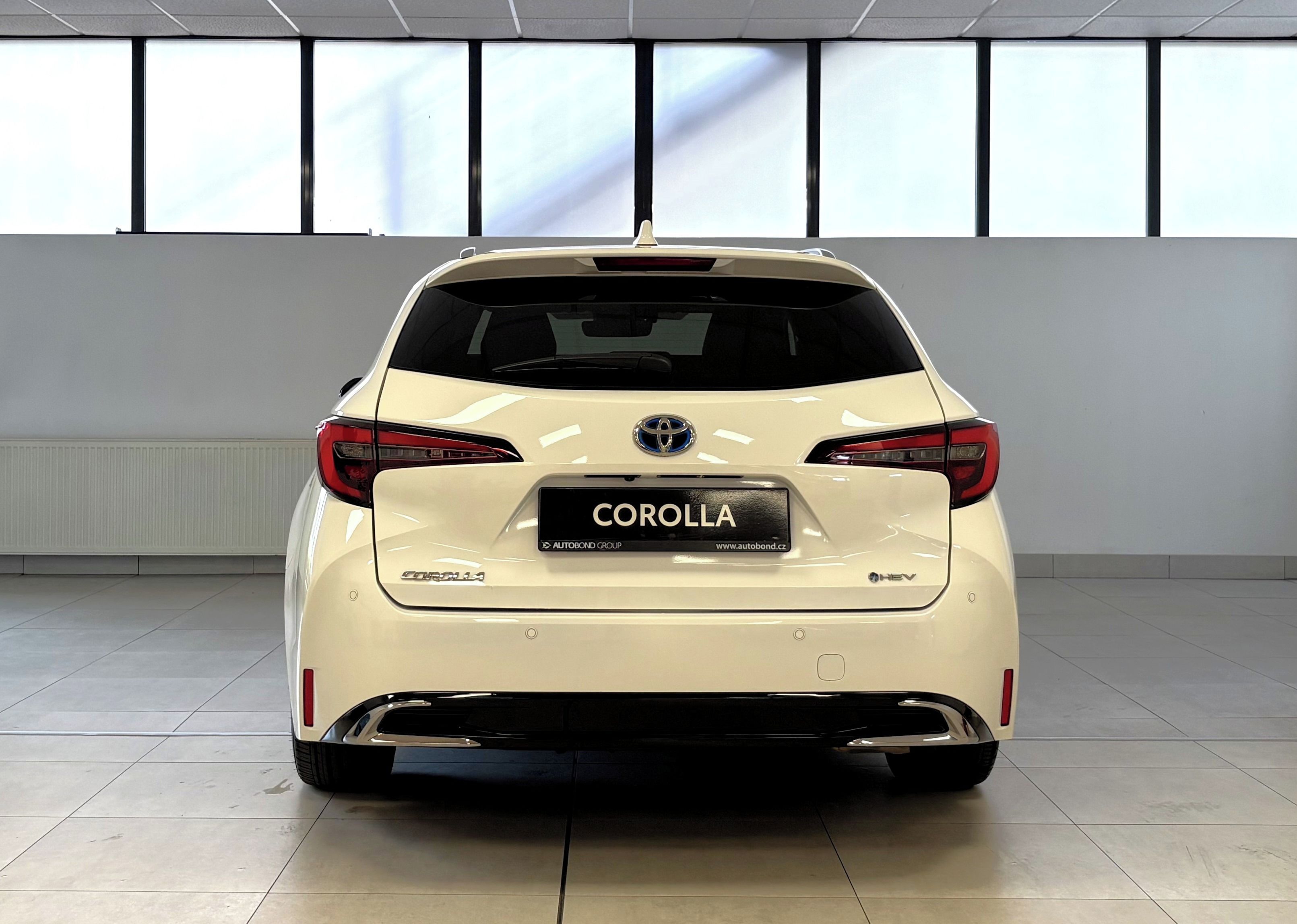 Toyota Corolla, TS, Style, 1,8L HEV - fotka 4