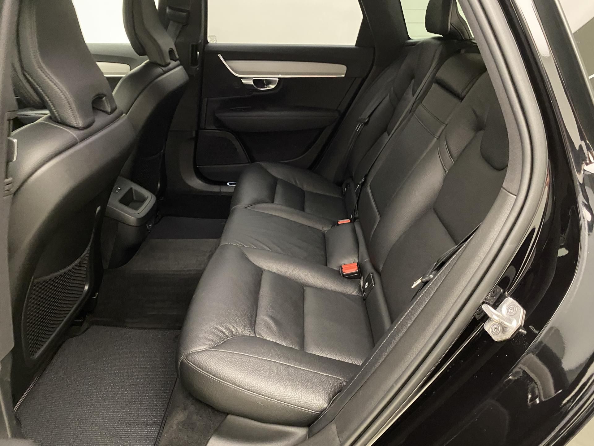 Volvo V90, B4 MOMENTUM AUT - fotka 4