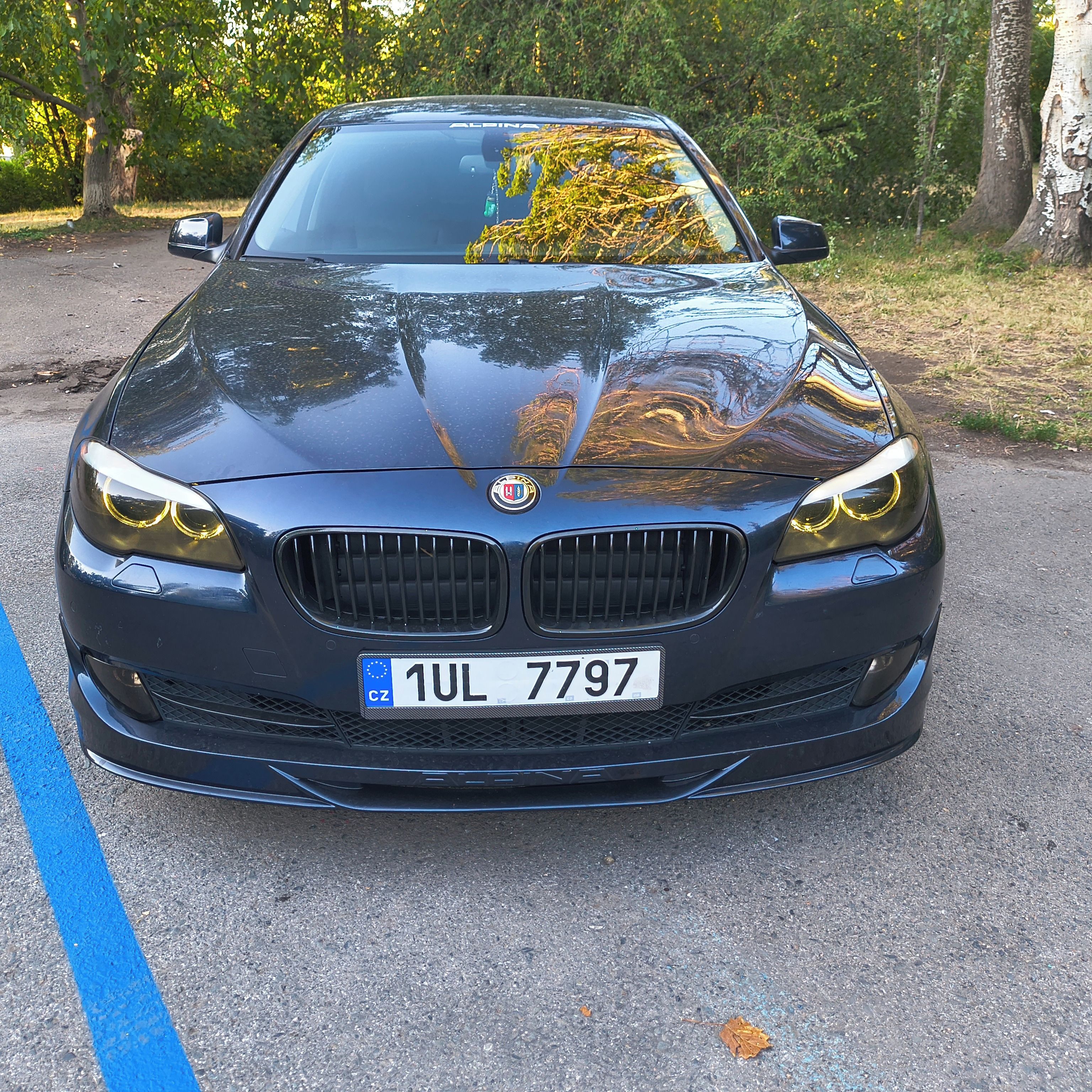 BMW Řada 5, 528i benzín ,šestiválec N53 - fotka 3