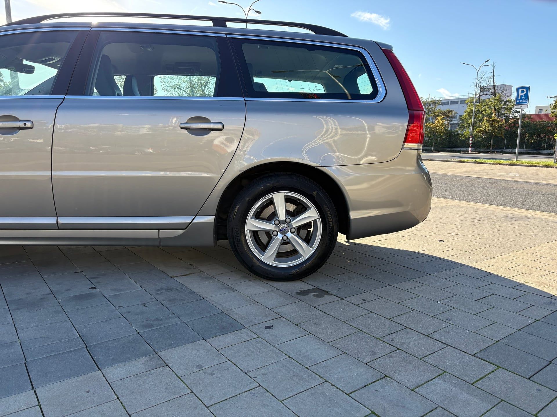 Volvo V70, D2/Momentum/ČR-1.maj./servis - fotka 5