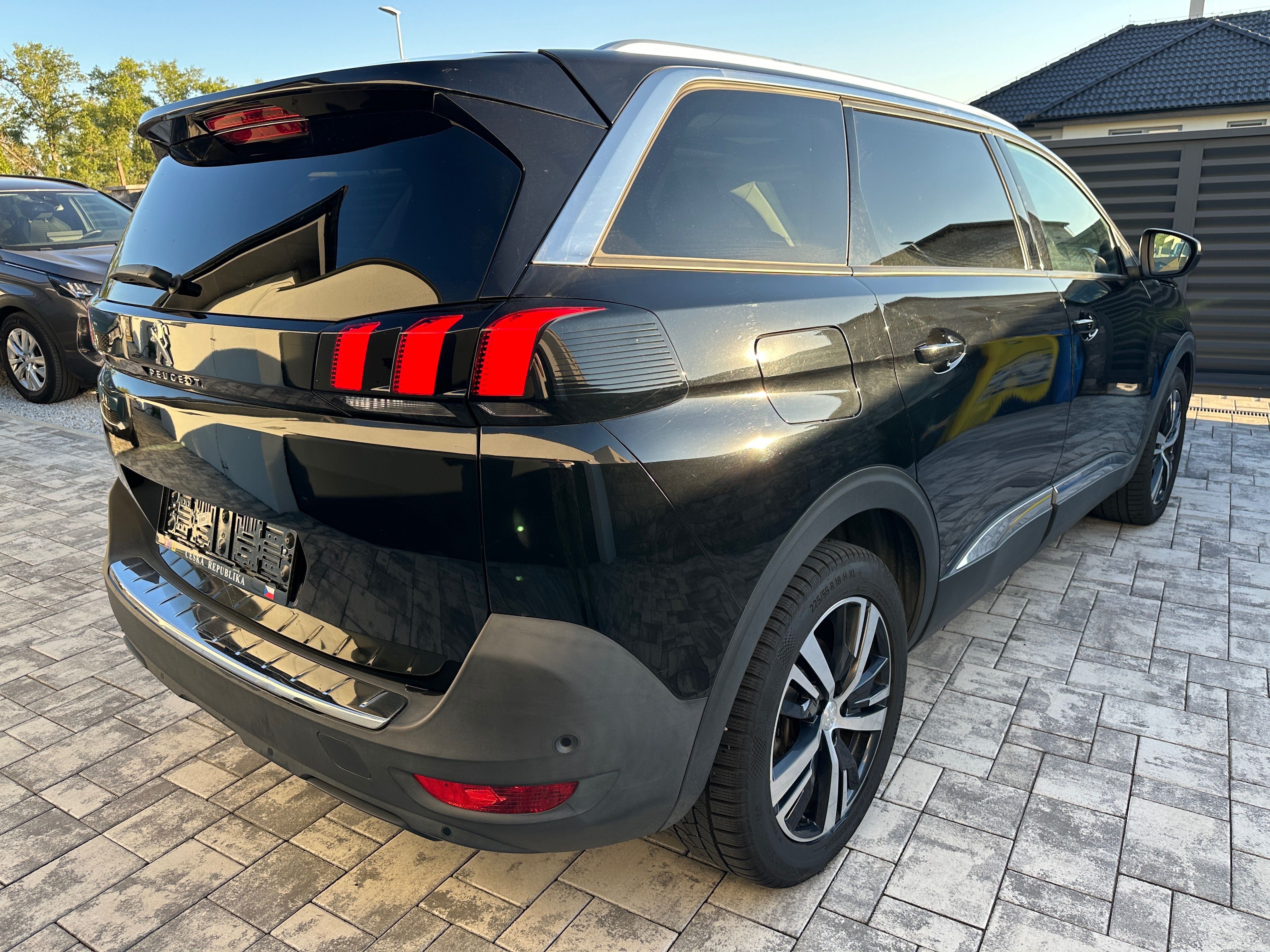 Peugeot 5008, 1,2 PT ALLURE, PANORAMA, AT8 - fotka 4