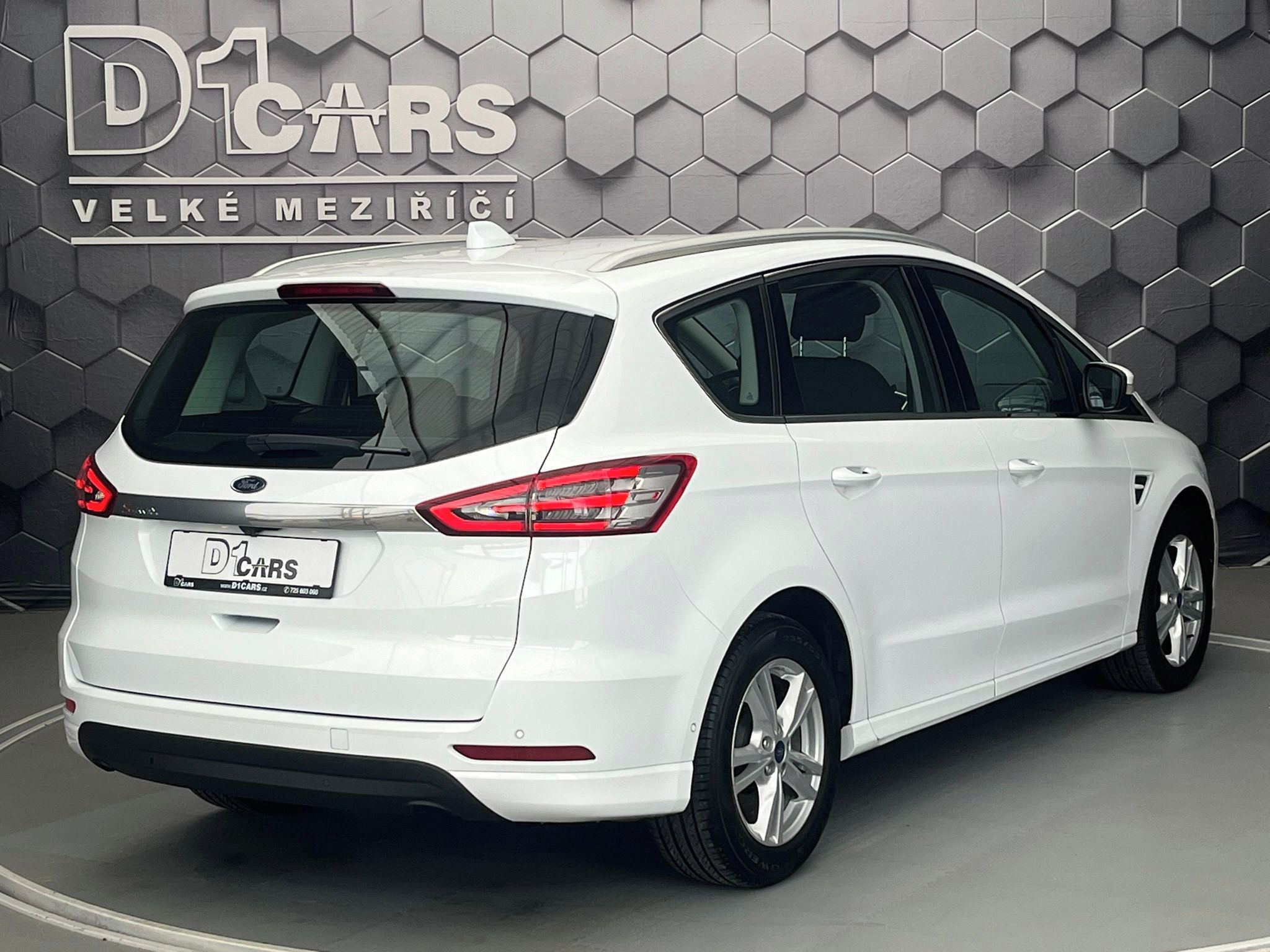 Ford S-MAX, 2.0 EB Titanium LED manuál - fotka 5