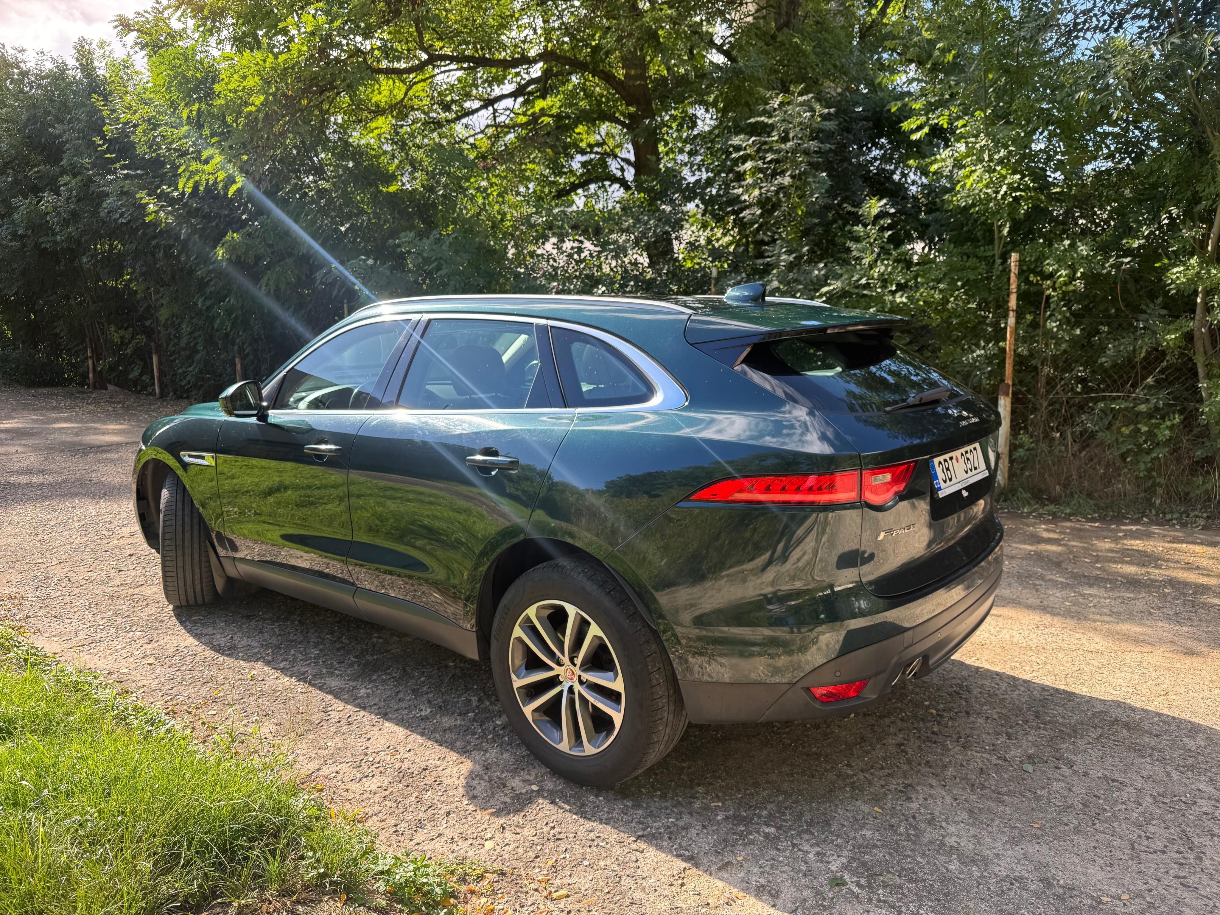 Jaguar F-Pace, 2.0D, automat, 4x4 - fotka 6