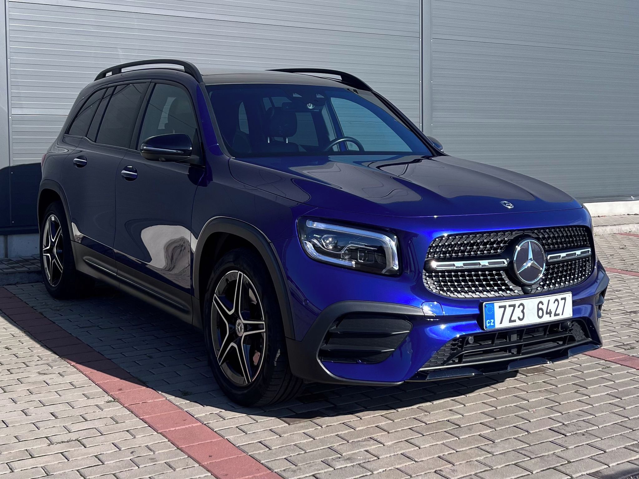 Mercedes-Benz GLB, 220d-4MATIC-AMG-140KW - fotka 3